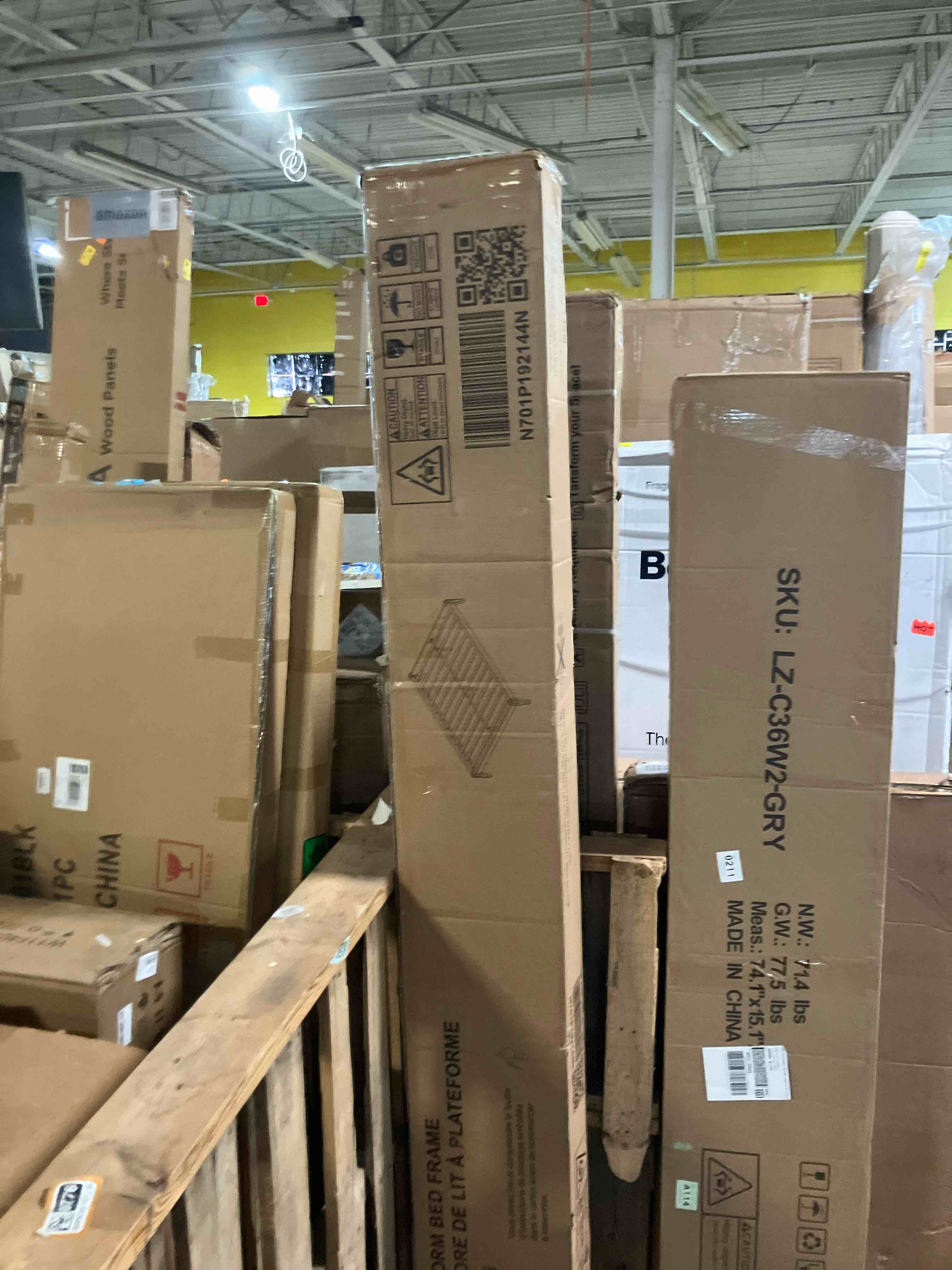 Condition photo showing New/Like New for Harper & Bright Designs 12 Inch Queen Size Solid Dry Bamboo Wood Platform Bed Frame, with Wood Slat and Metal Support, No Box Spring Needed, Easy Assembly,Natural