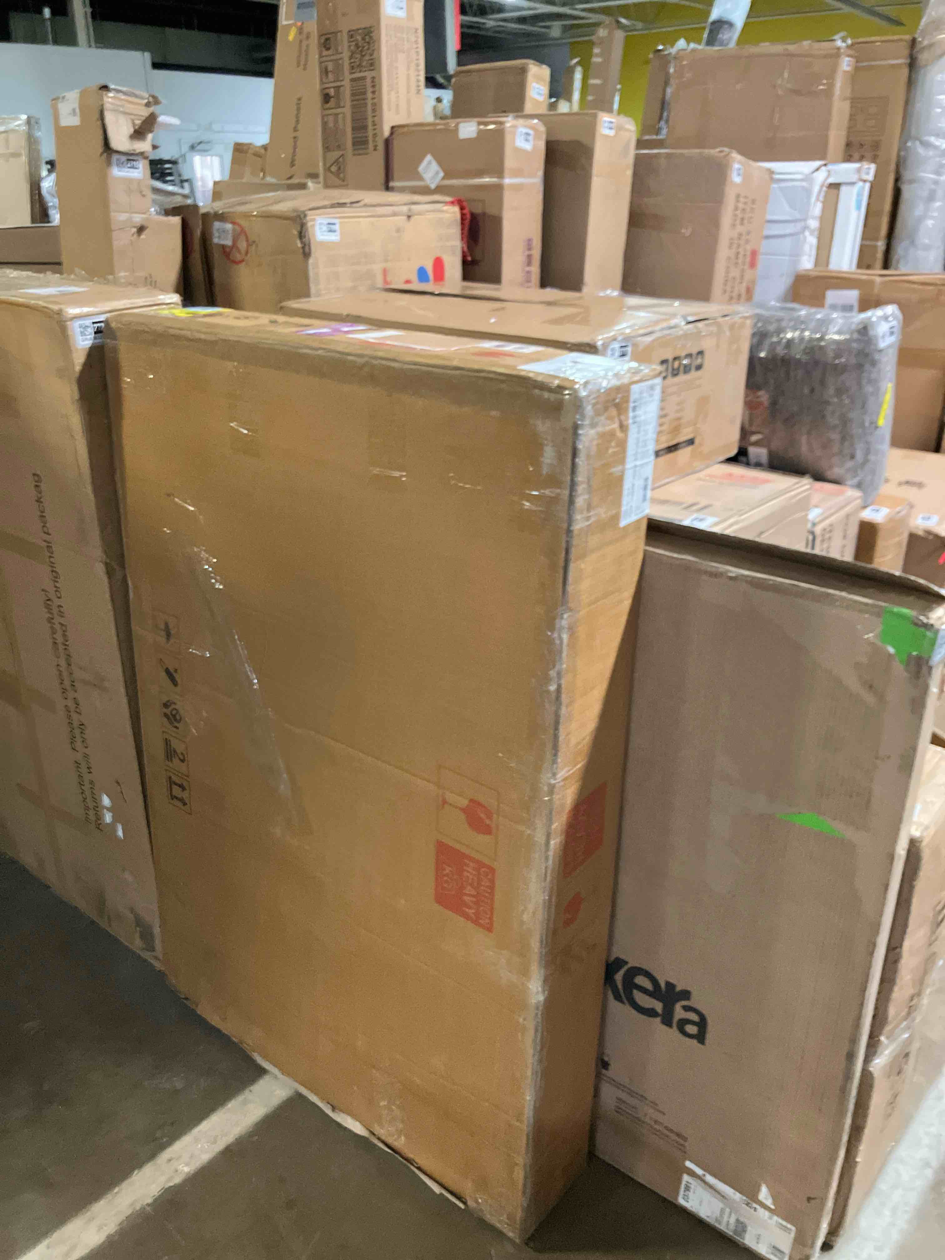 Condition photo showing Good Condition for Joss & Main Moraga Coffee Table (Table top only)