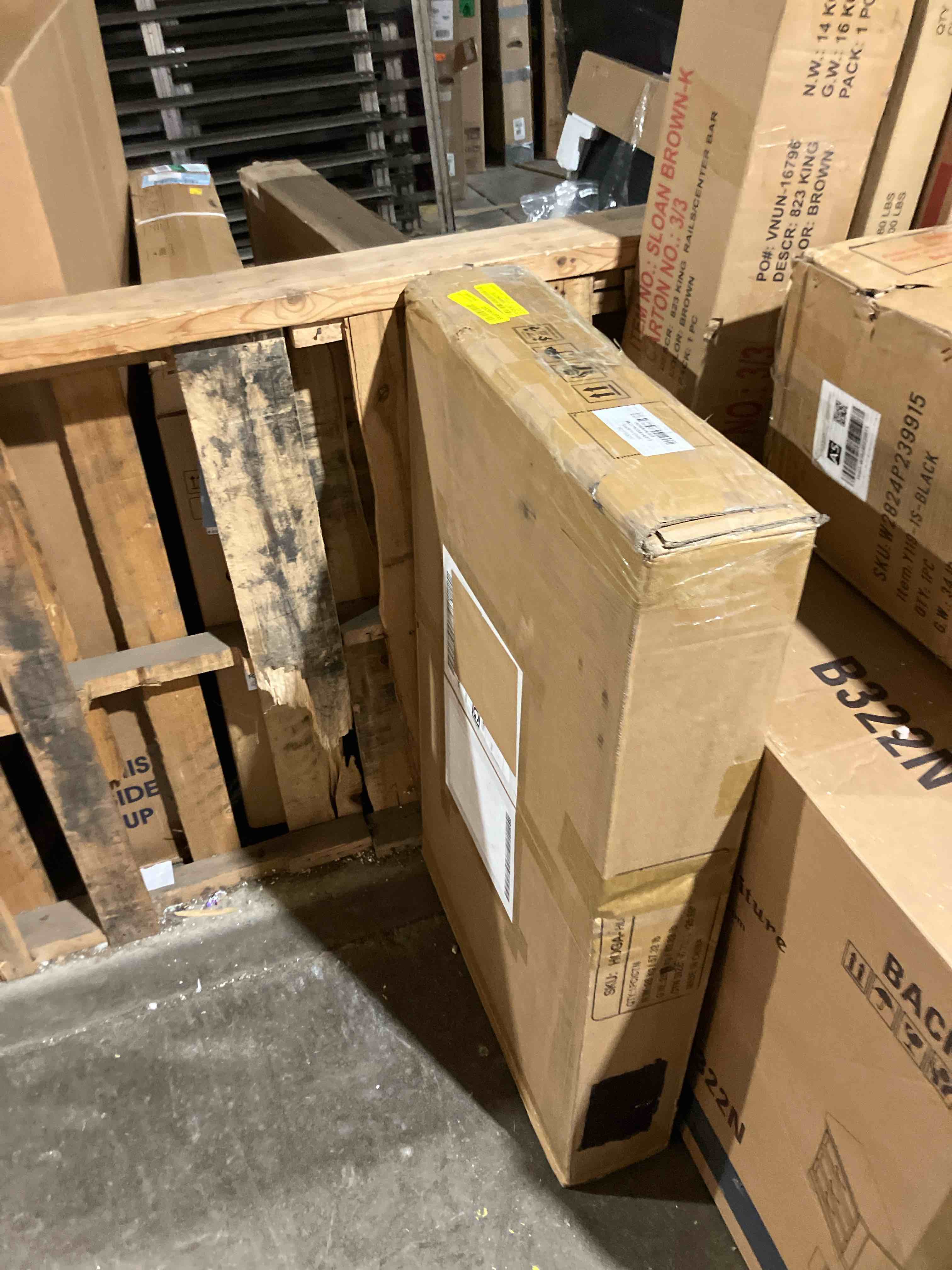 Condition photo showing New/Like New for 70.8" H X 39.4" W Steel Geometric Bookcase