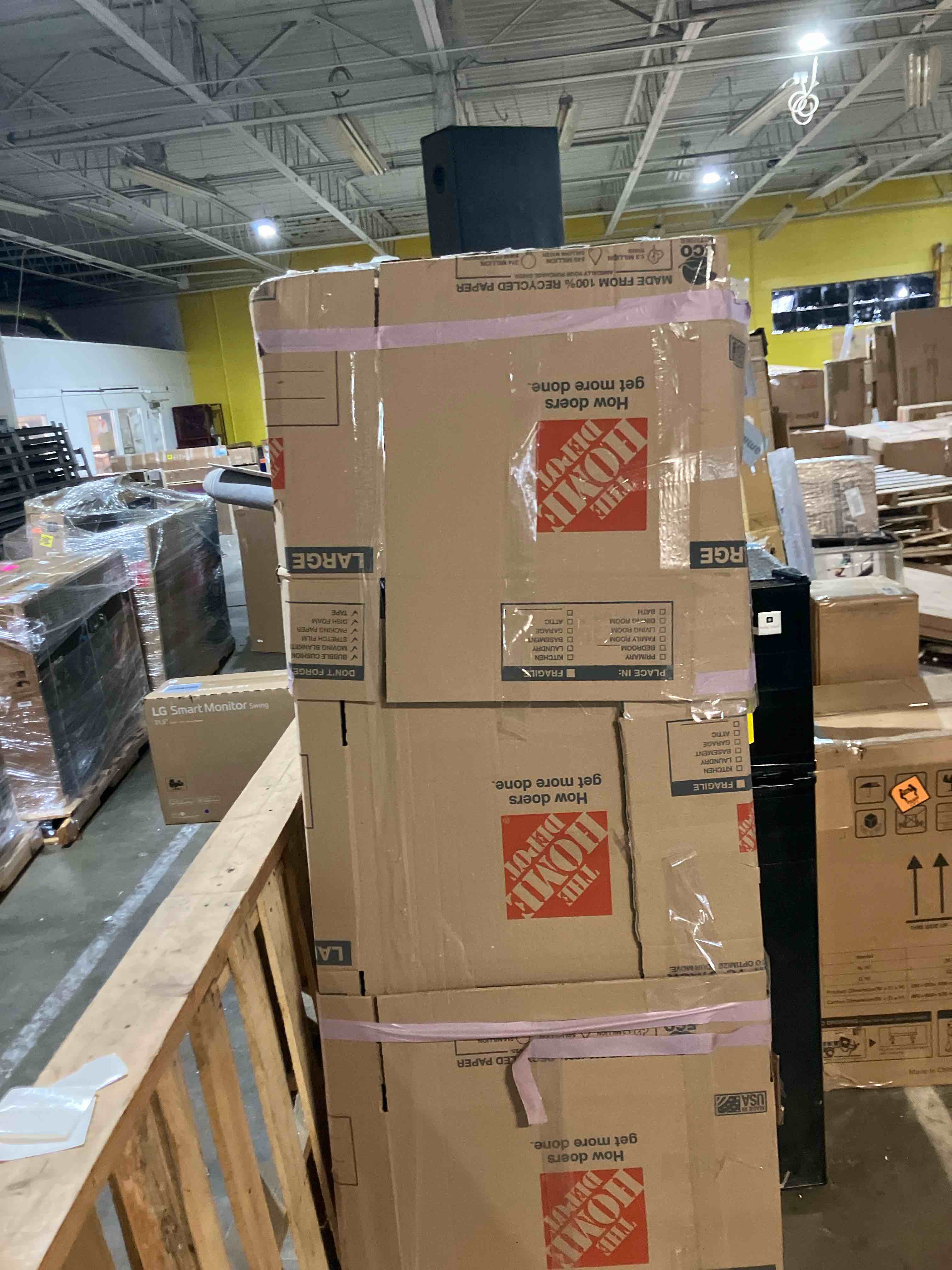 Condition photo showing Good Condition for EMODA 7 Inch Split King Box Spring Bed Base, 3500LBS Heavy Duty Metal King Size Box Spring Mattress Foundation with Fabric Cover, Noise-Free, Non Slip, Easy Assembly (Used) 