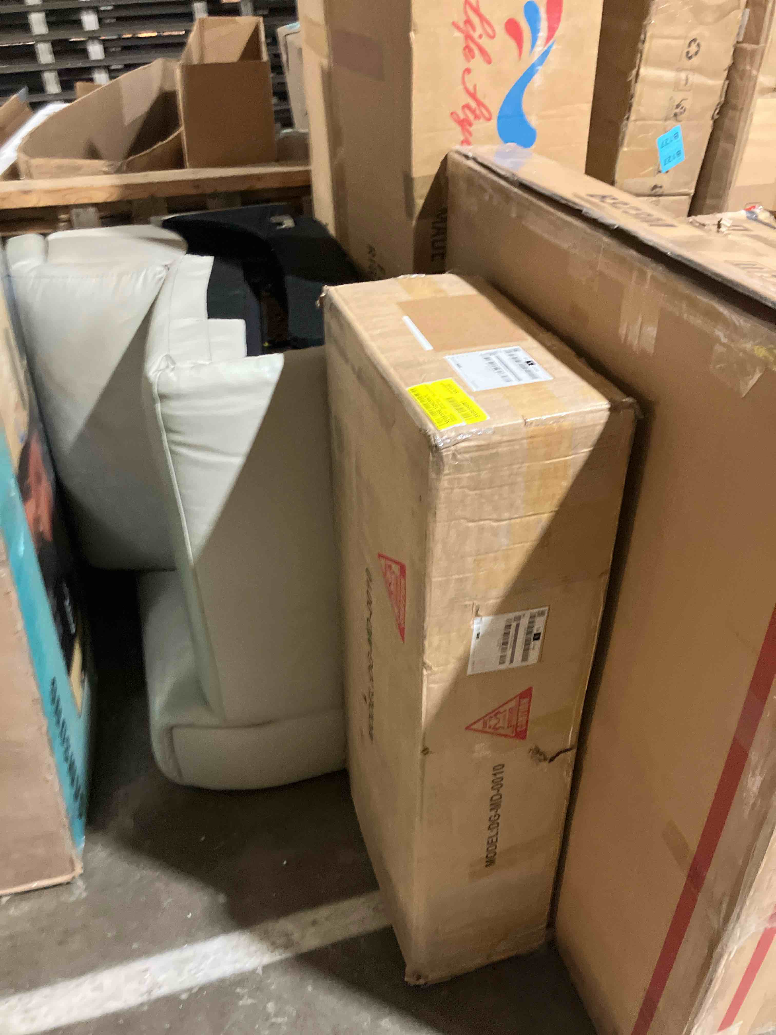 Condition photo showing New/Like New for Goode 27.5" W 5 Drawer Dresser 