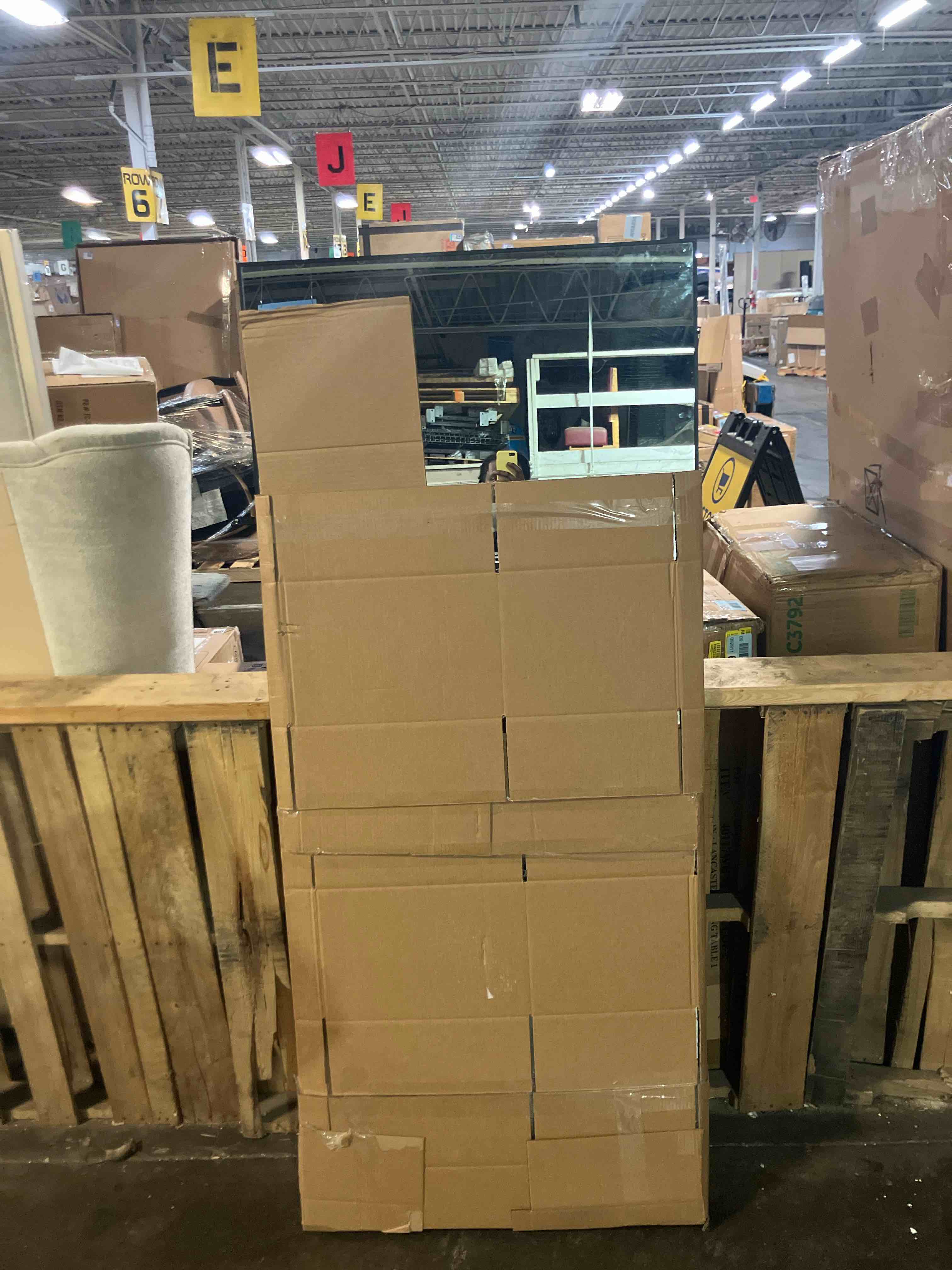 Condition photo showing New/Like New for Full Length Mirror 65"x24" Full Body Mirror Rectangle Free Standing Wall Mounted Leaning Floor Mirrors with Stand Aluminum Alloy Frame for Bedroom Cloakroom, Black