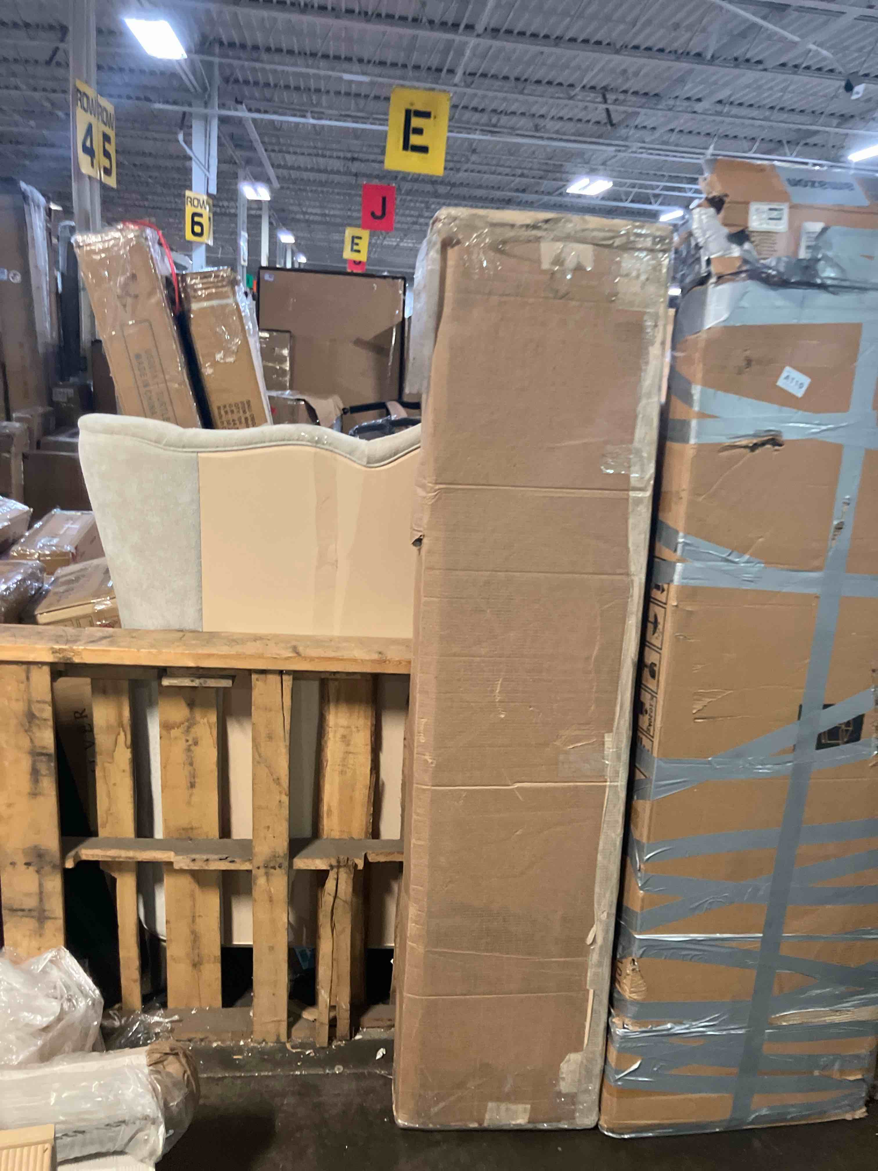Condition photo showing New/Like New for Prepac Elite Premium Home Doors, Storage, Bathroom, Pantry Cabinet with 5 Shelves, 16" D x 32" W x 72" H, White