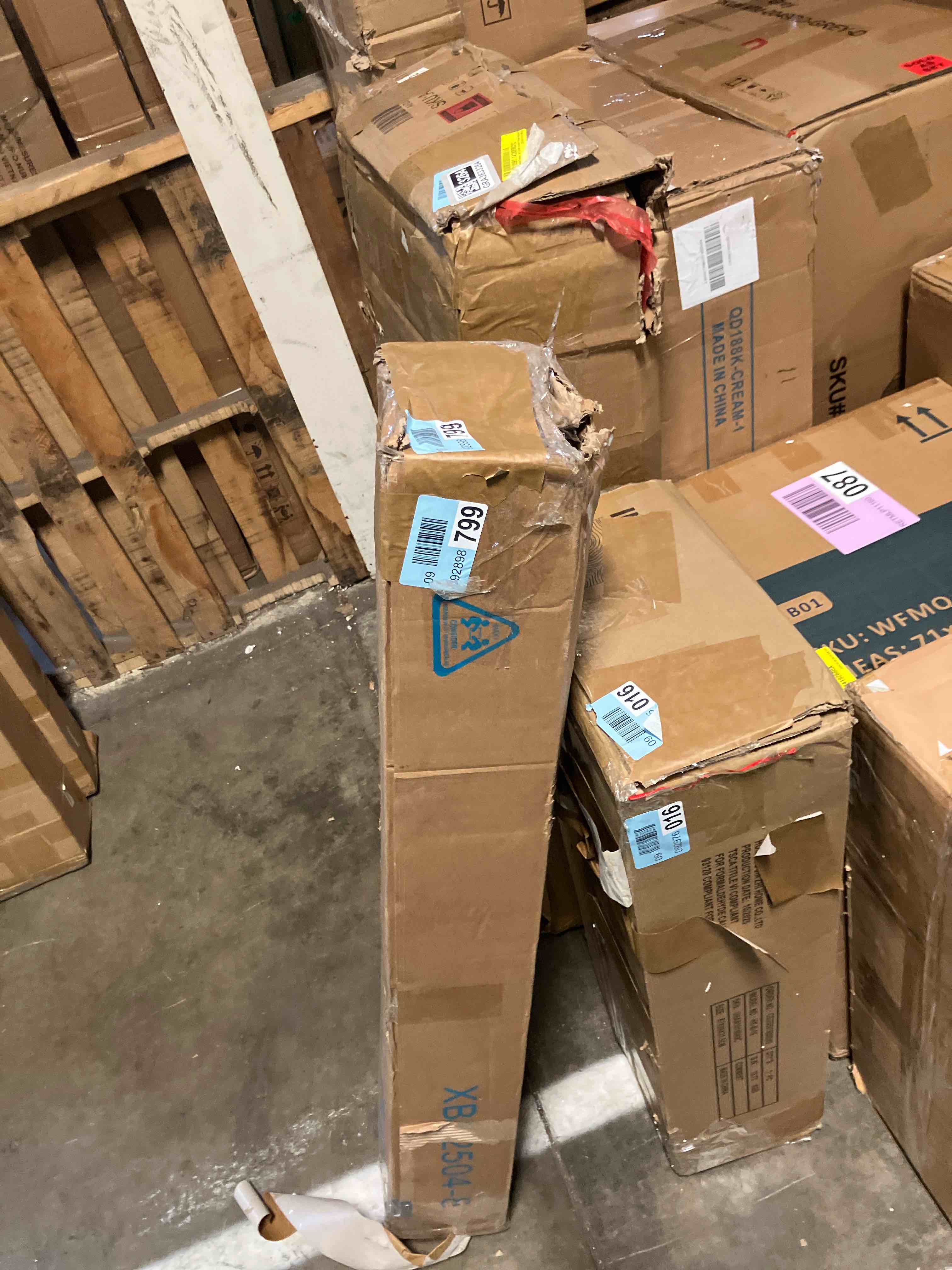 Condition photo showing New/Like New for Zinus 9" Metal Smart Box Spring with Quick Assembly, Mattress Foundation, Full