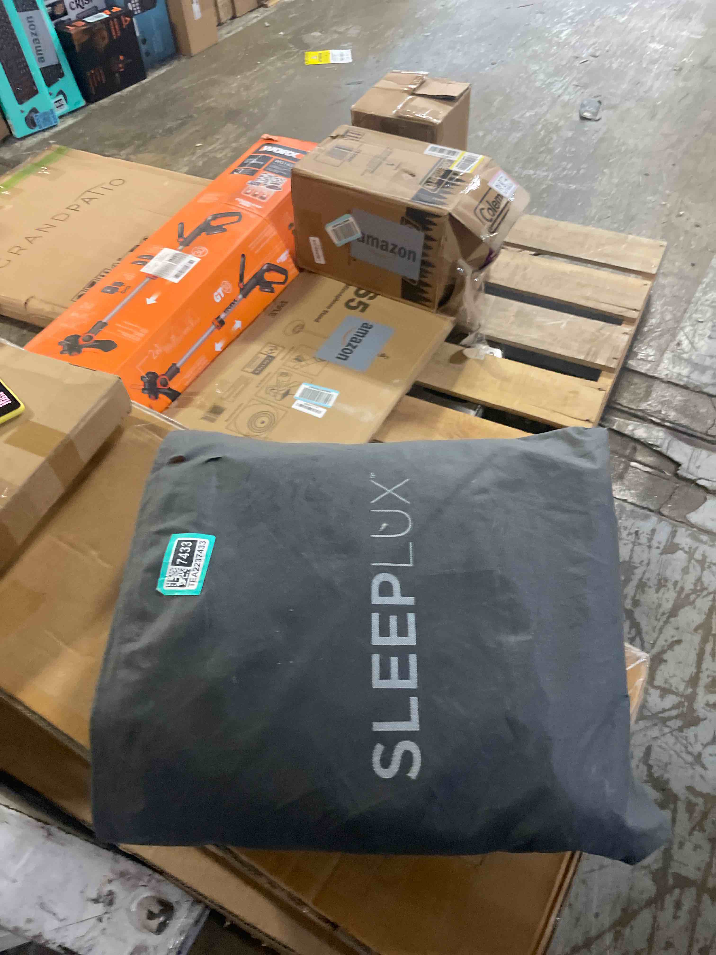 https://s3.amazonaws.com/lotting-images-prod/phillipi/GRA3634259_1757079454663.jpeg