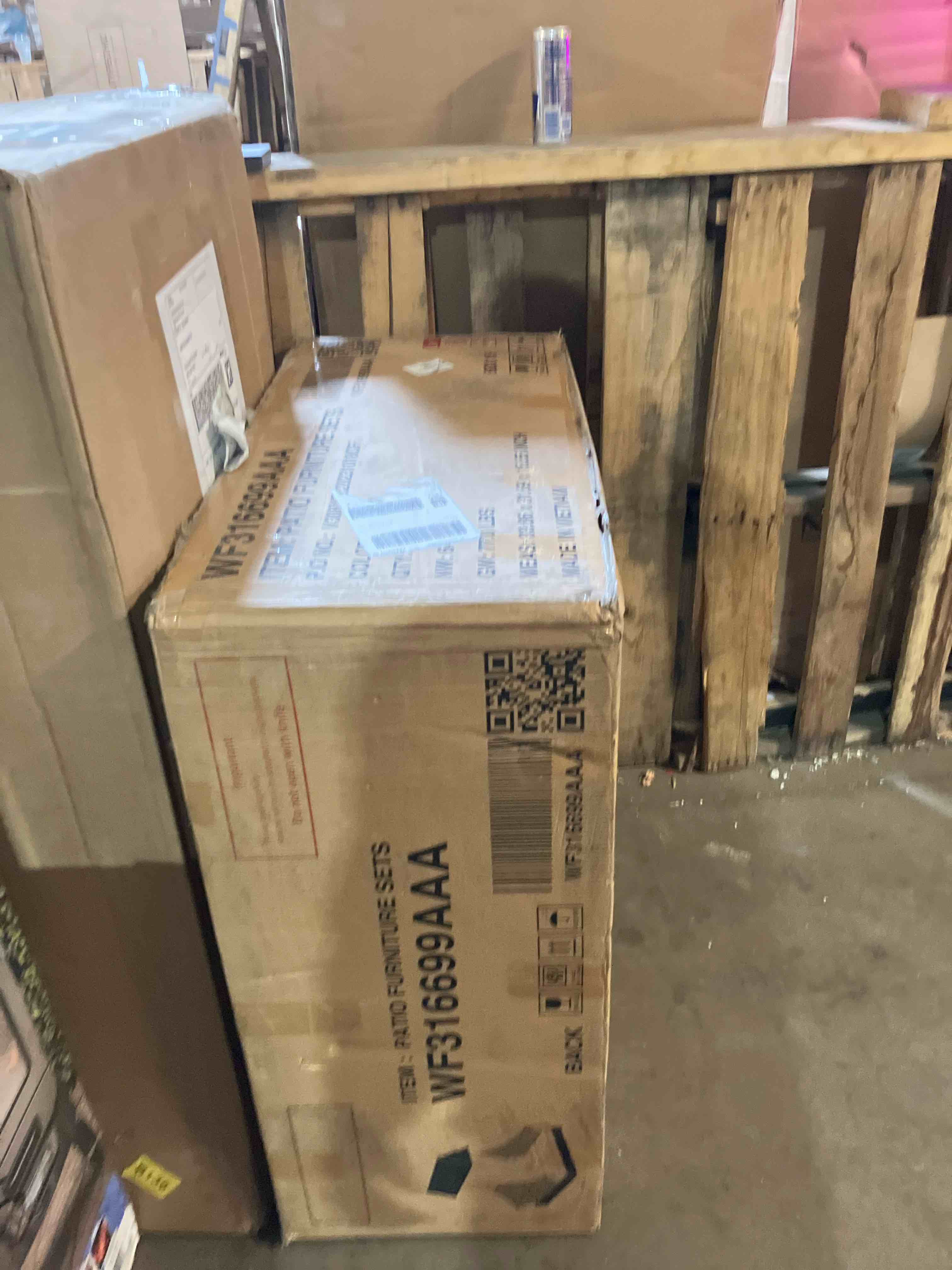 https://s3.amazonaws.com/lotting-images-prod/phillipi/GRA3634555_1757684348970.jpeg