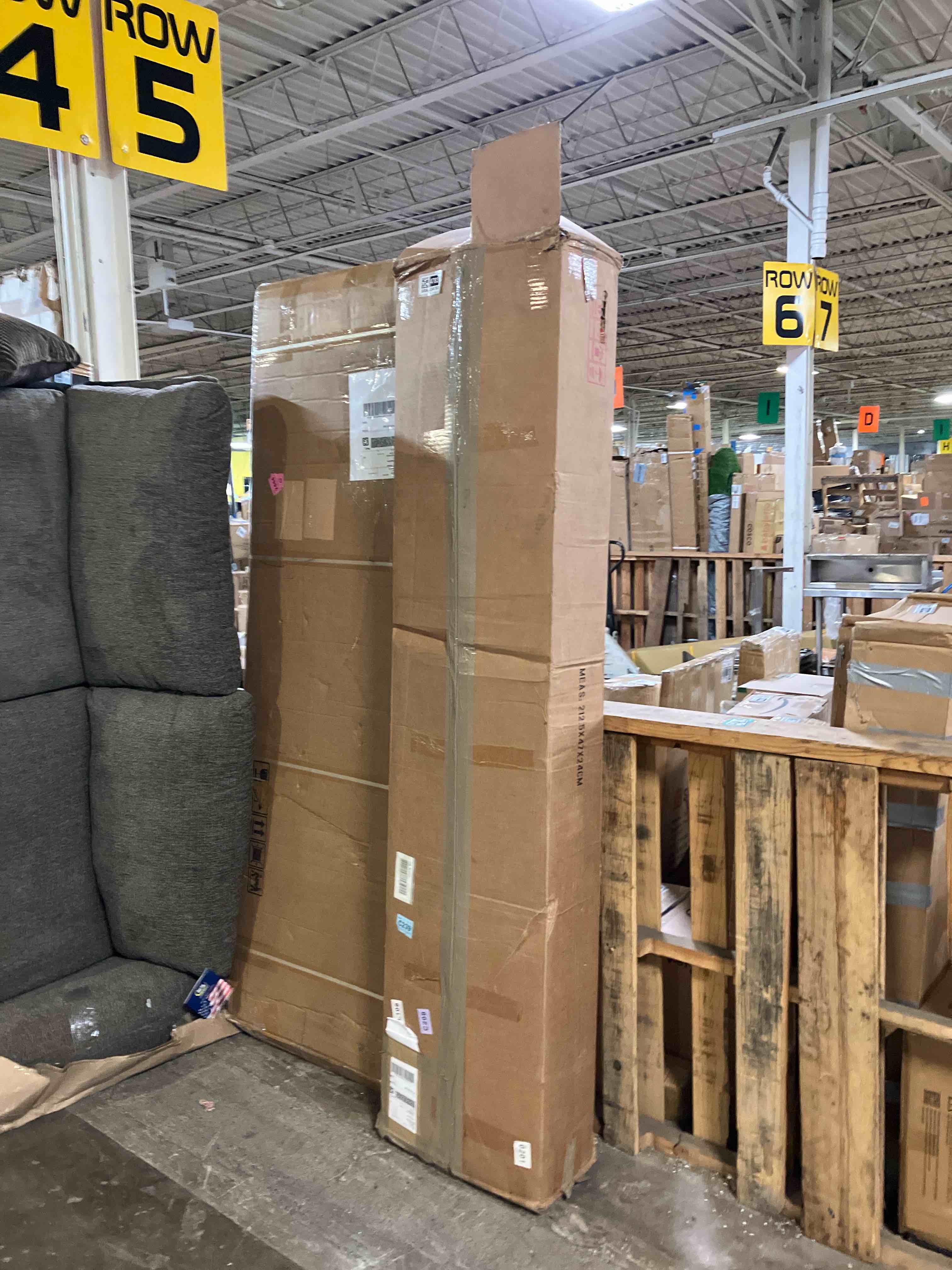 https://s3.amazonaws.com/lotting-images-prod/phillipi/GRA3634783_1758143481494.jpeg