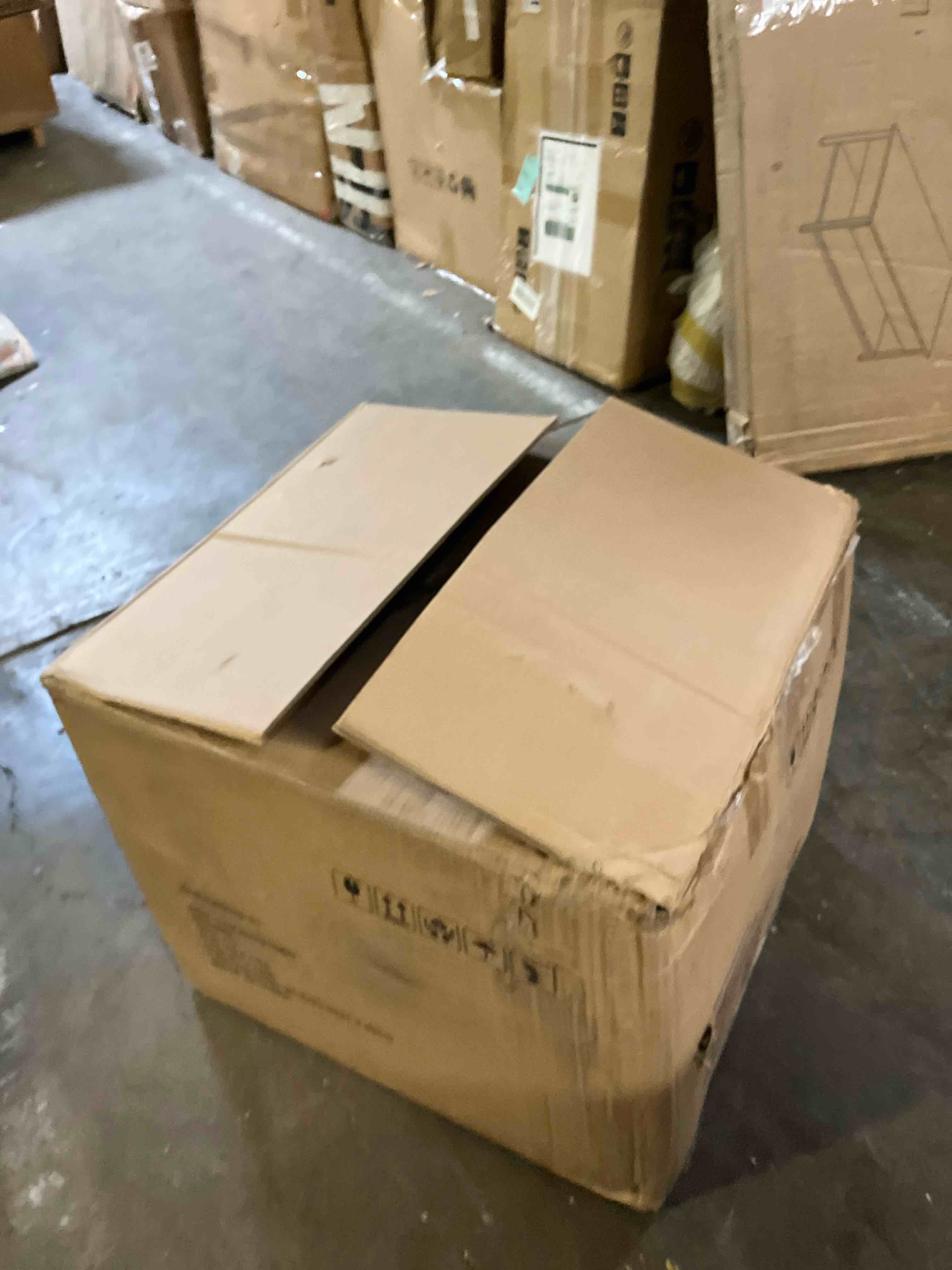 https://s3.amazonaws.com/lotting-images-prod/phillipi/GRA3634785_1758143743567.jpeg