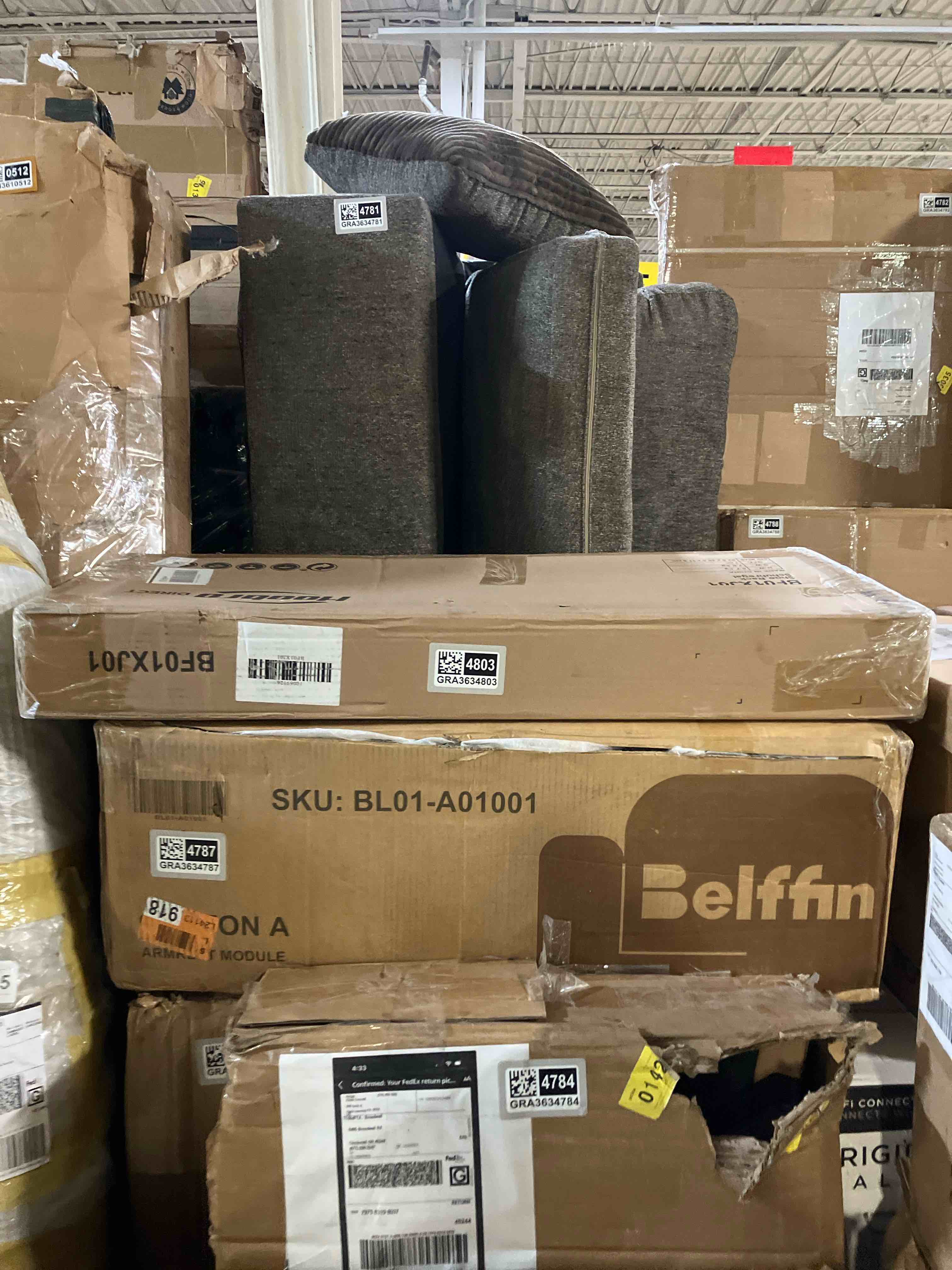 https://s3.amazonaws.com/lotting-images-prod/phillipi/GRA3634803_1758146350853.jpeg