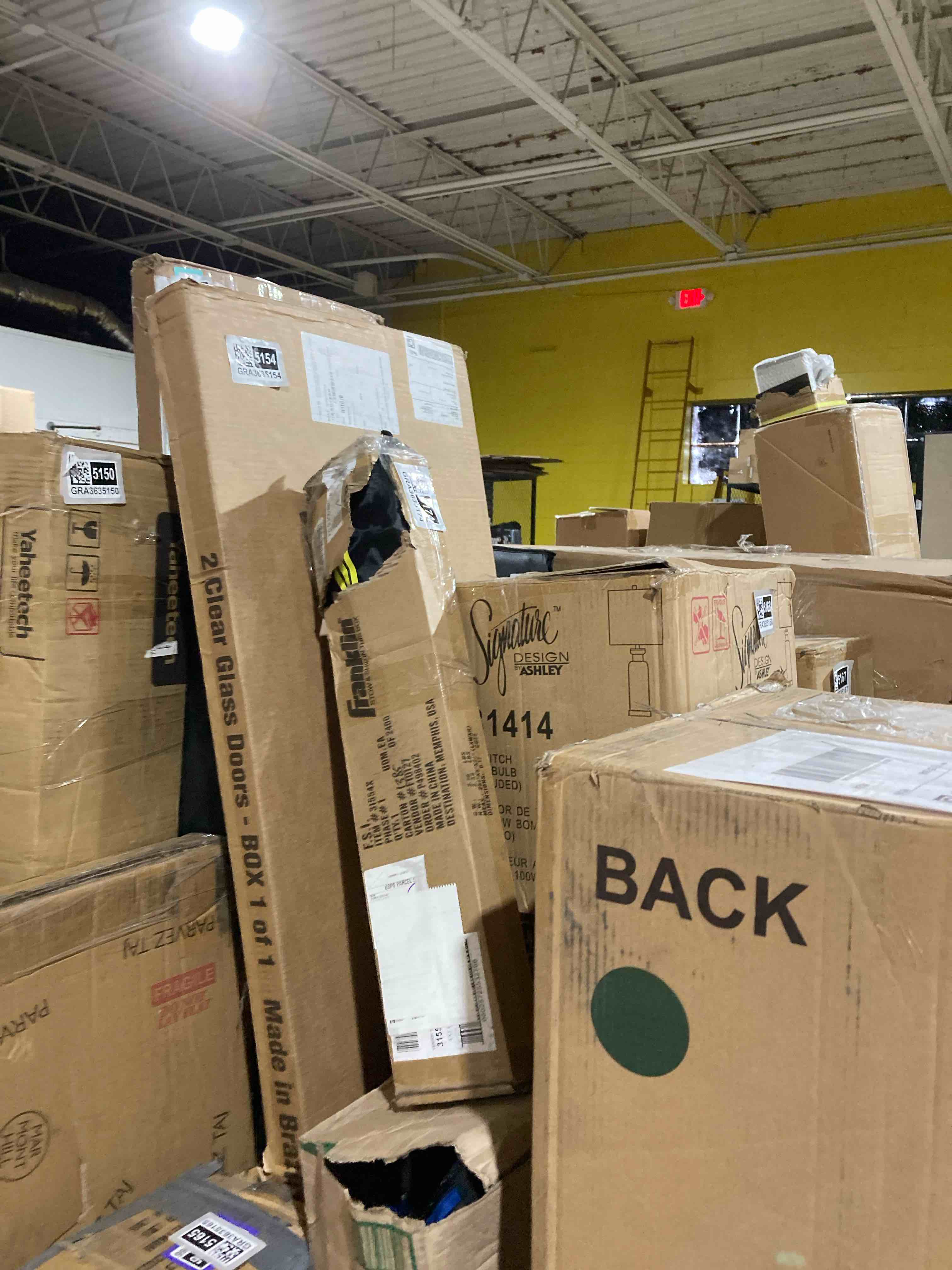 https://s3.amazonaws.com/lotting-images-prod/phillipi/GRA3635174_1758556445812.jpeg