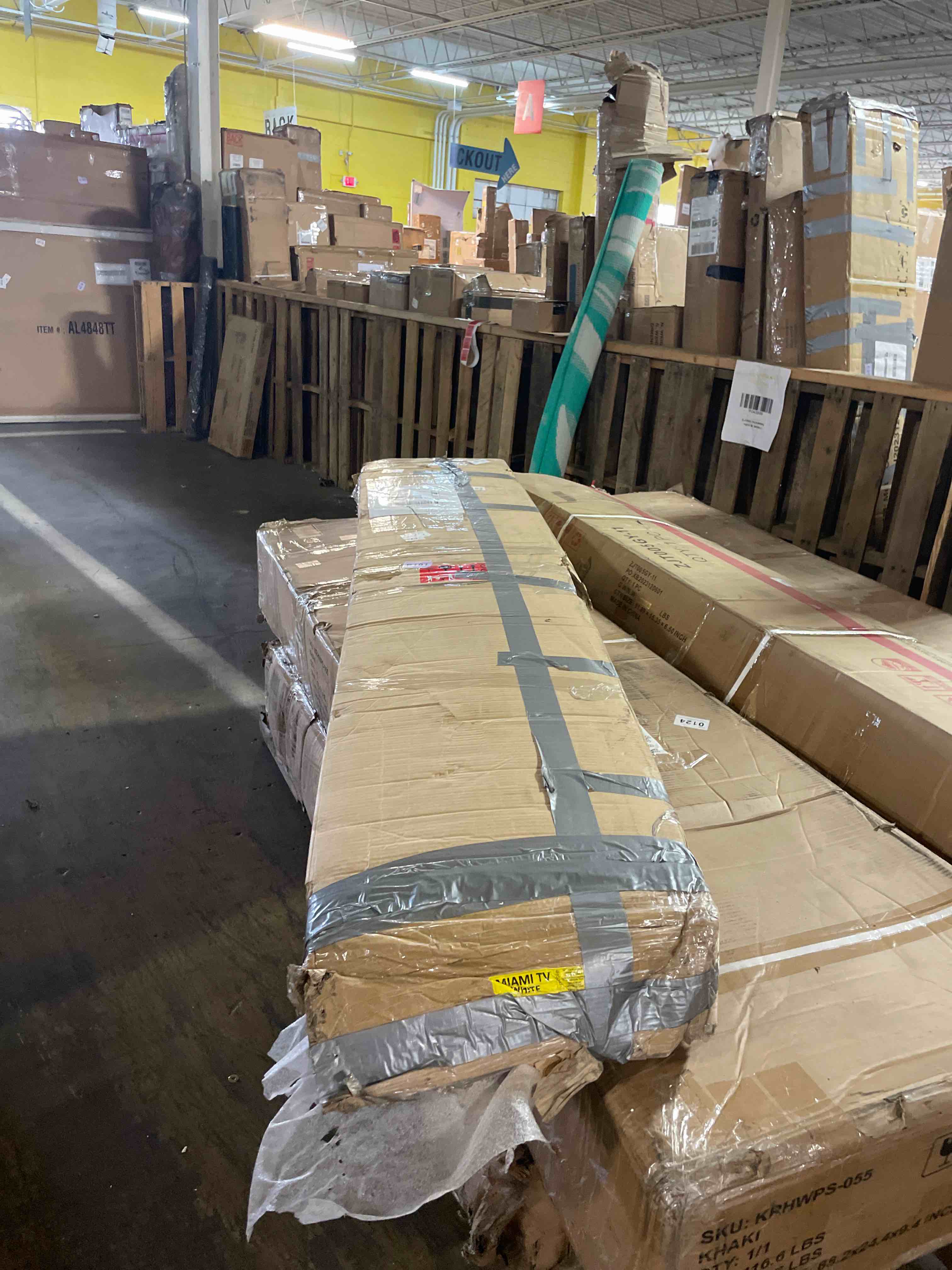 https://s3.amazonaws.com/lotting-images-prod/phillipi/GRA3635753_1758734237907.jpeg