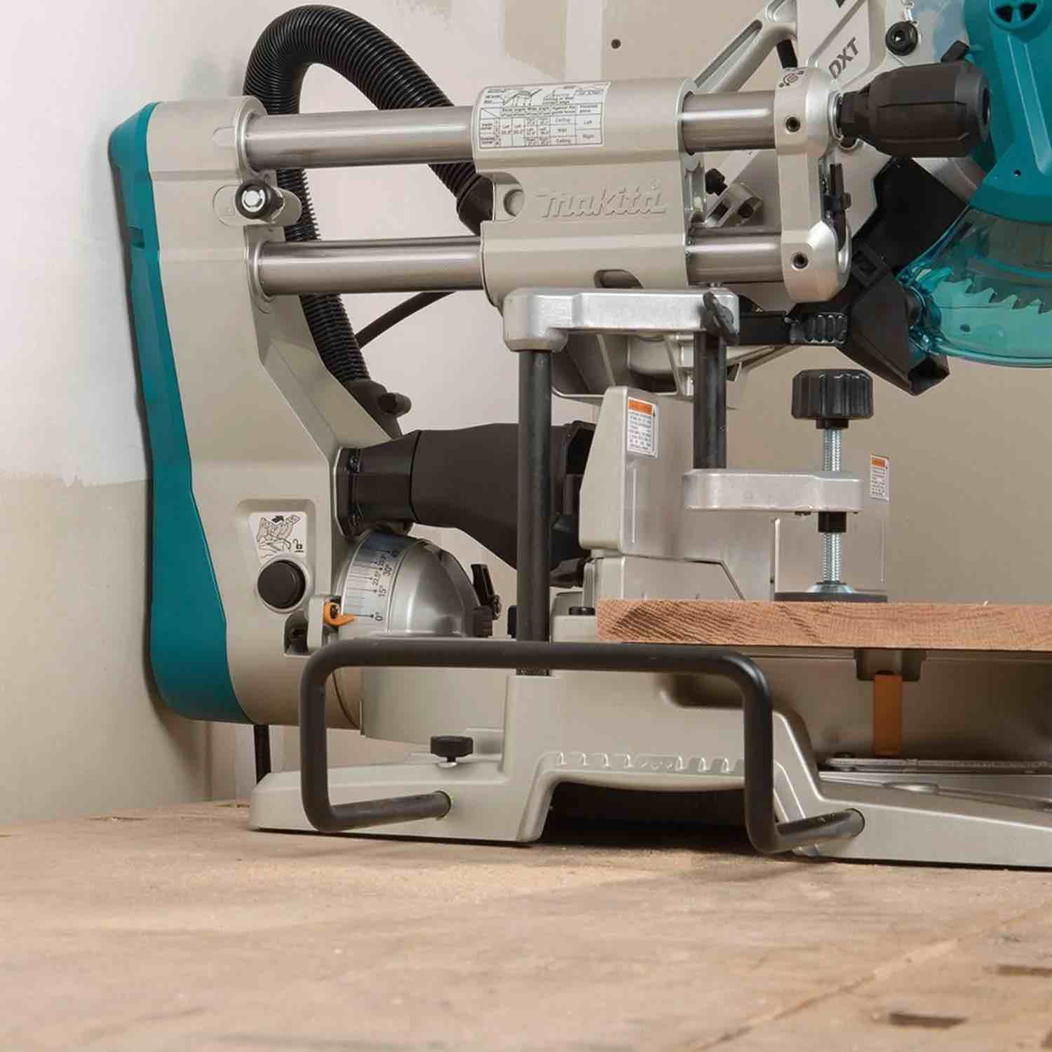 Featured Item!!!! Makita LS1019L Dual-Bevel Sliding Compound Miter Saw with Laser (Oversized Loading Included)