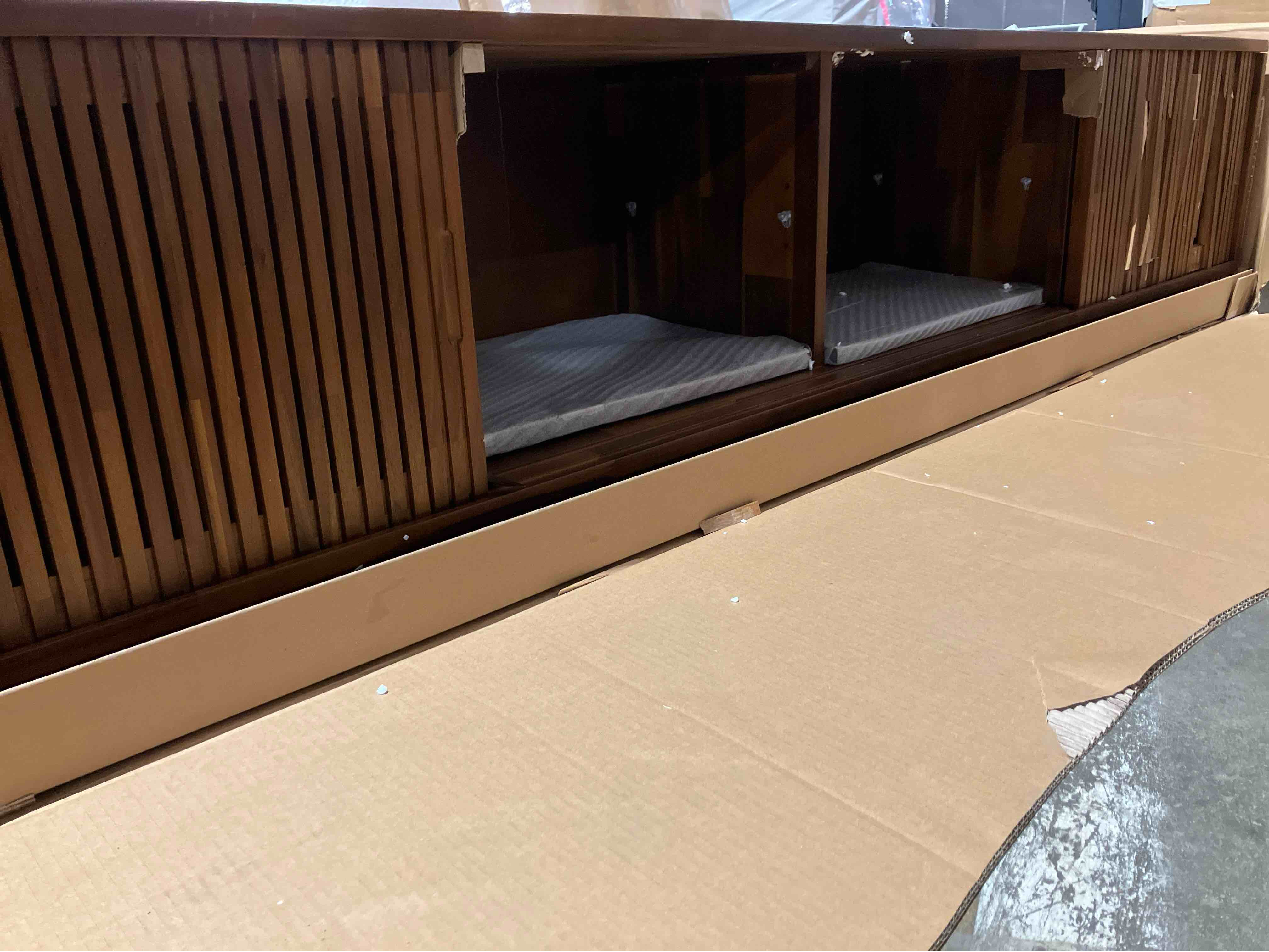 https://s3.amazonaws.com/lotting-images-prod/phillipi/GRA3637745_1759336664577.jpeg