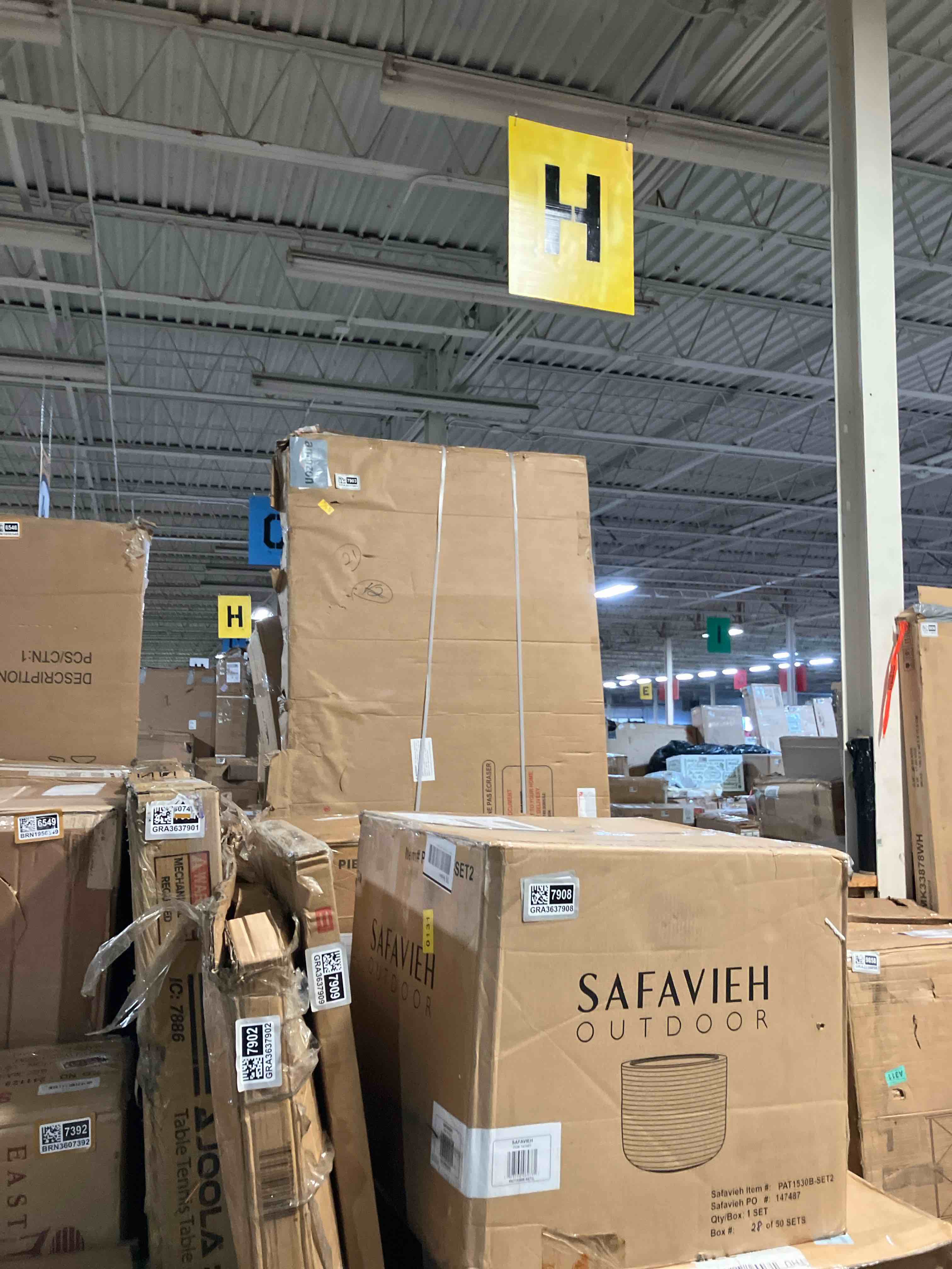 https://s3.amazonaws.com/lotting-images-prod/phillipi/GRA3637909_1759936591132.jpeg