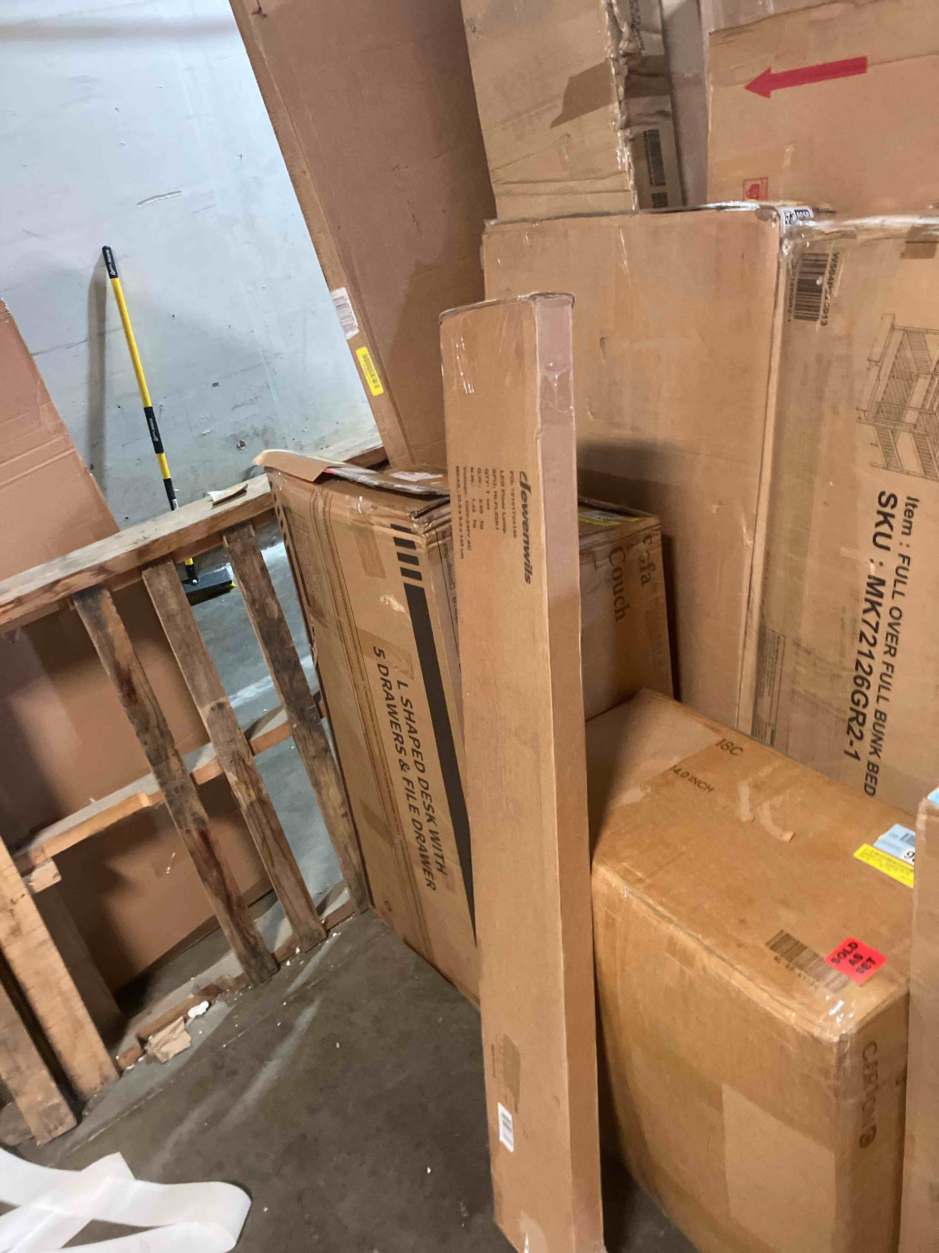https://s3.amazonaws.com/lotting-images-prod/phillipi/GRA3638066_1760043891153.jpeg
