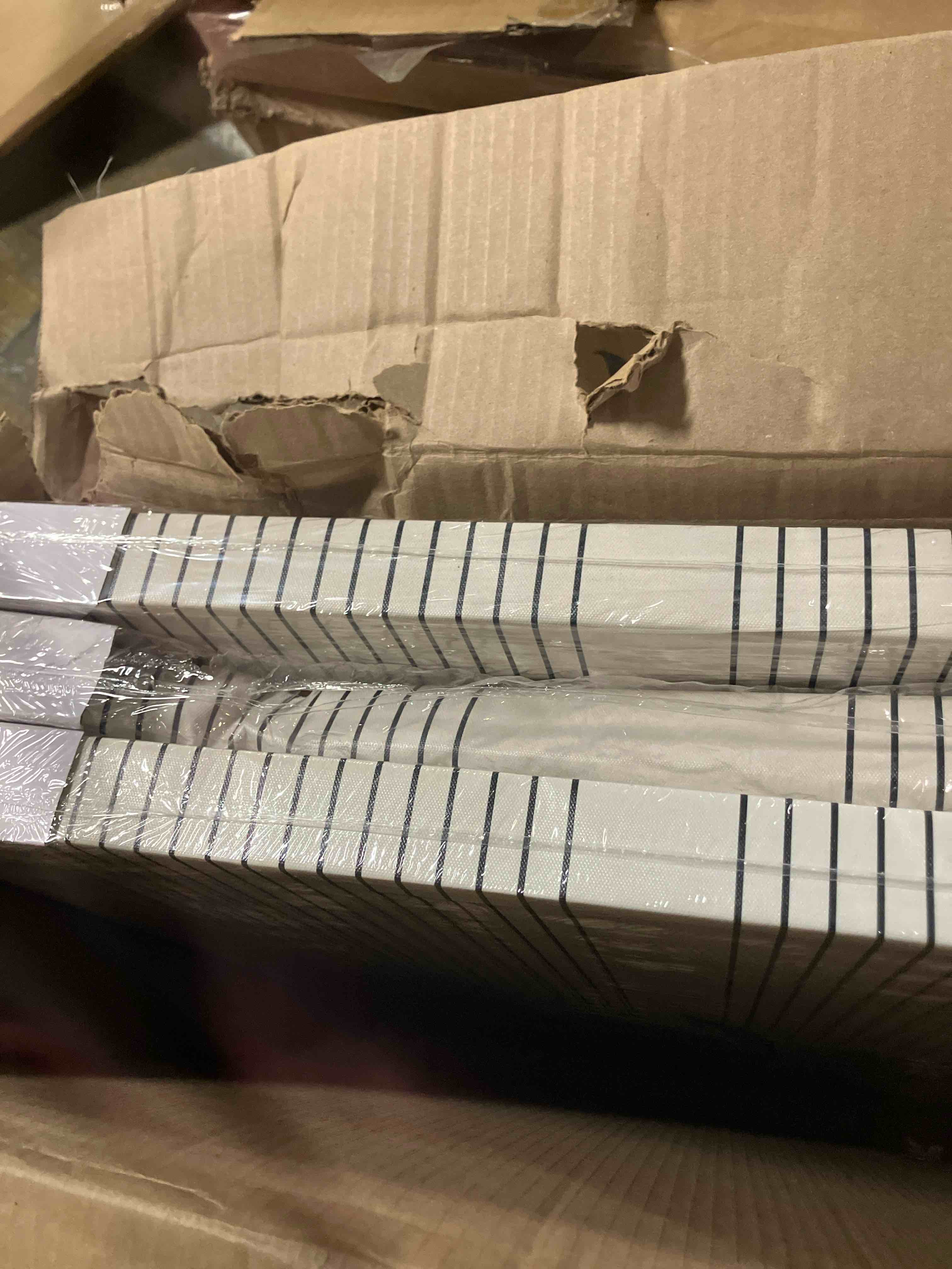 https://s3.amazonaws.com/lotting-images-prod/phillipi/GRA3638115_1759958439193.jpeg