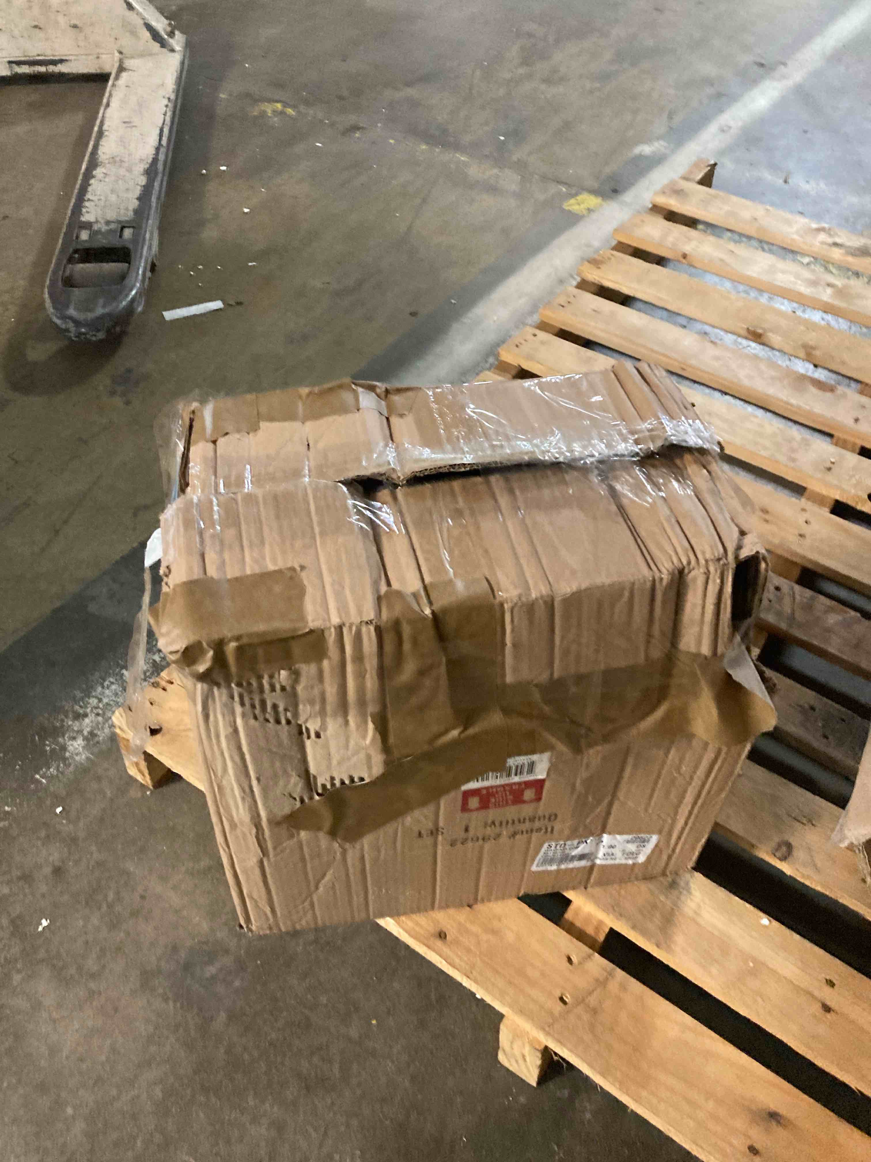 Condition photo showing As Is for The Novogratz 2 -Pack Gold Ceramic Modern Decorative jar