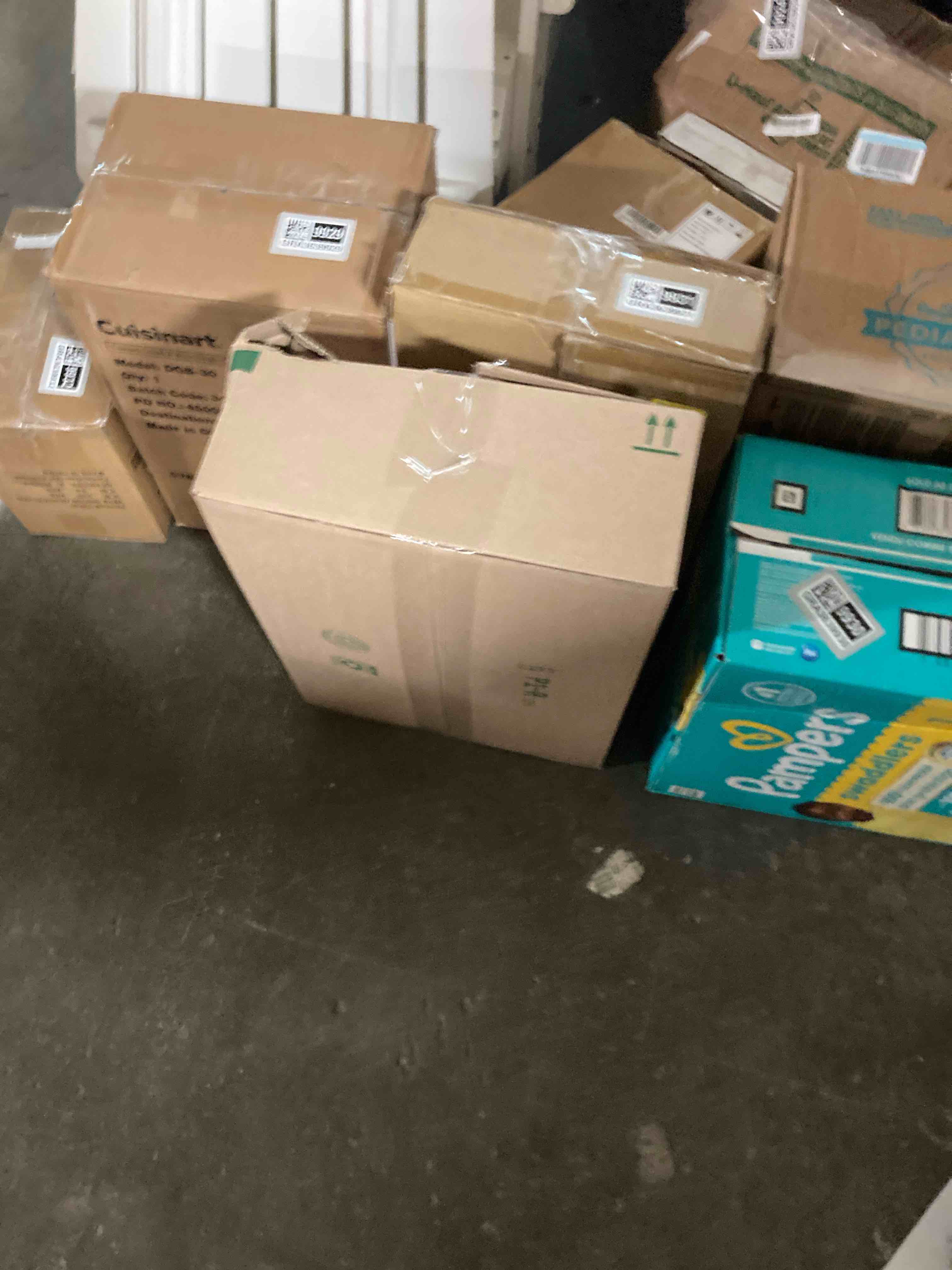 Condition photo showing New/Like New for Idea Nuova Marvel Spiderman Plush Shade Stick Table Lamp for Kids, Soft Fabric Shade with Iconic Spiderman Design,Ideal for Bedrooms, Nurseries & Playrooms