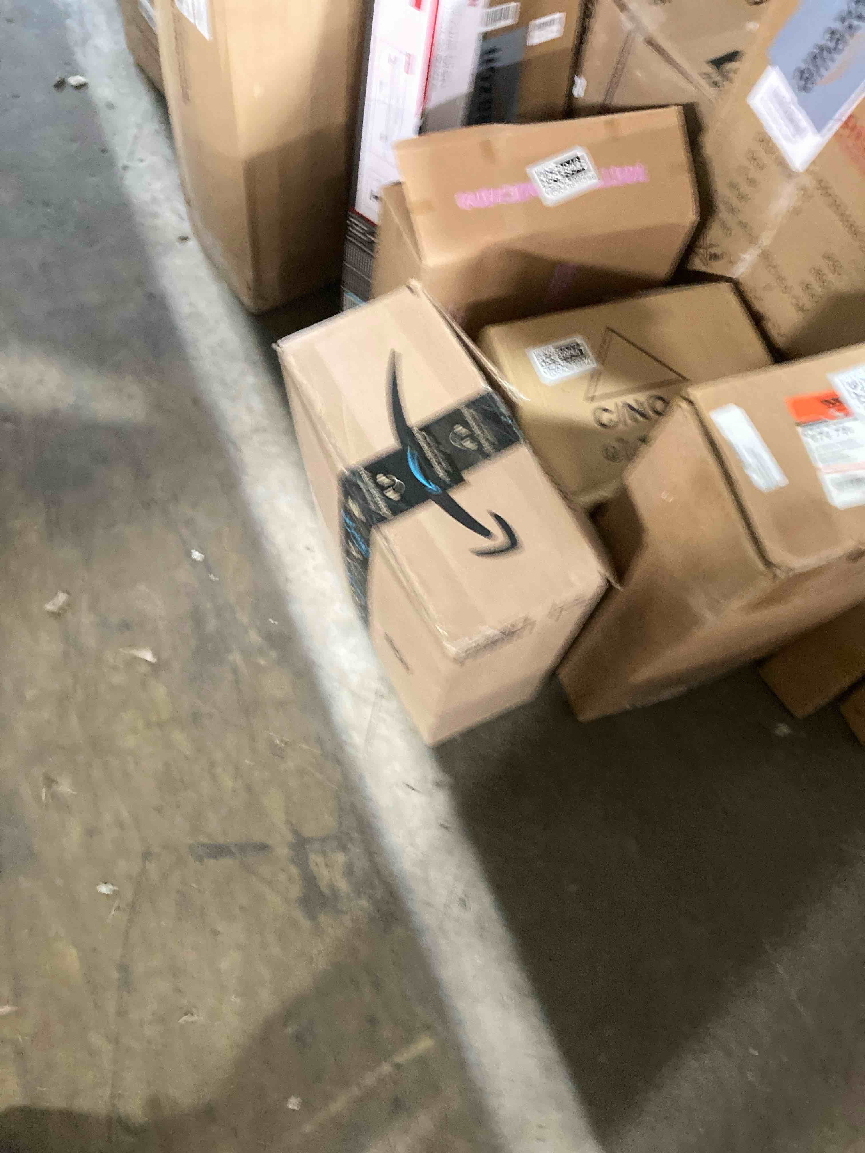 Condition photo showing As Is for Cold Press Juicer Machines, Kitchen in the Box Slow Masticating Juicers Machine,3.26inch Large Wide Feed Chute Fit Whole Fruits & Vegetables,BPA Free,Easy to Clean (Bright Red)