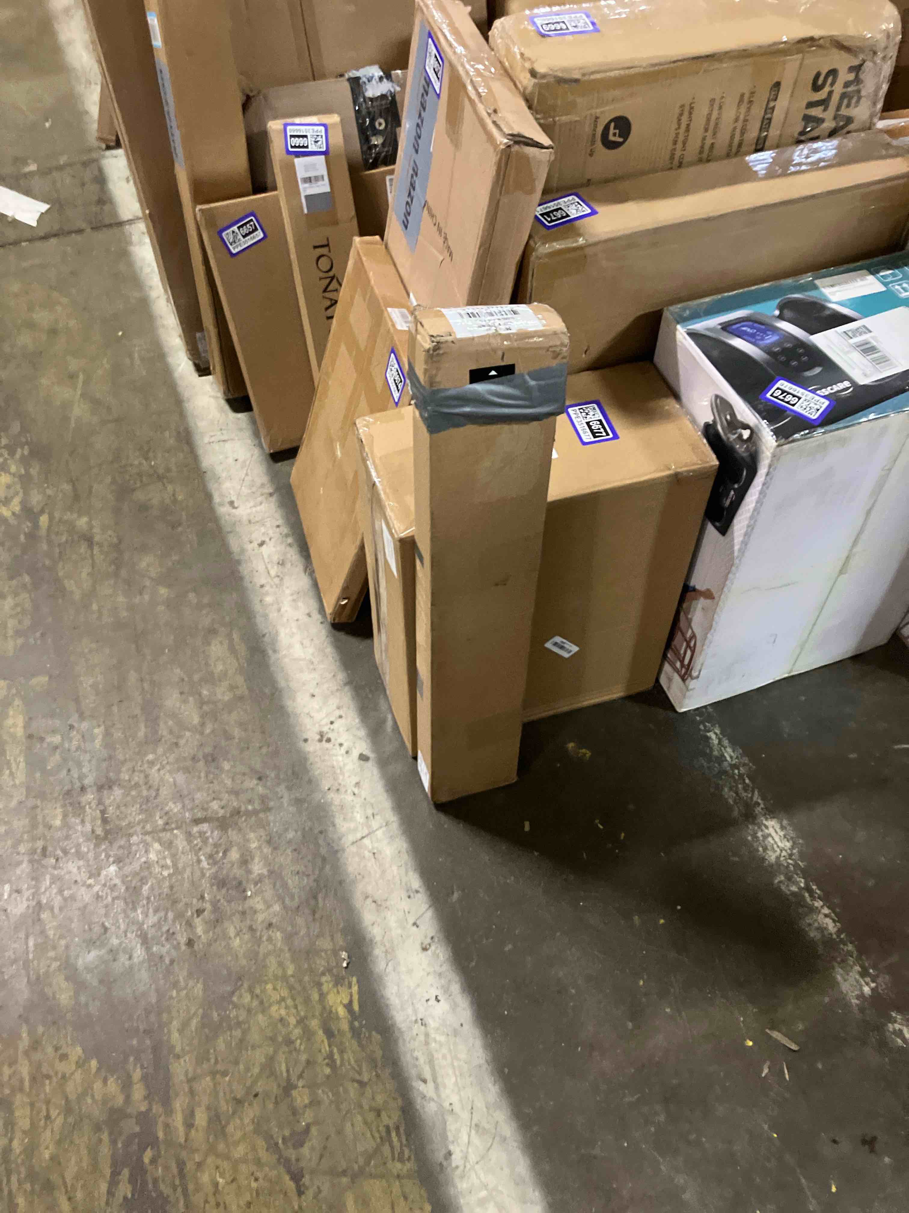 Condition photo showing New/Like New for CHICOLOGY Mini Blinds for Indoor Windows – 29"W x 84"H, White Horizontal Vinyl Blinds | Cordless | Easy to Install | Sleek Low-Profile Fit for Doors, Offices, Kitchens & Apartments