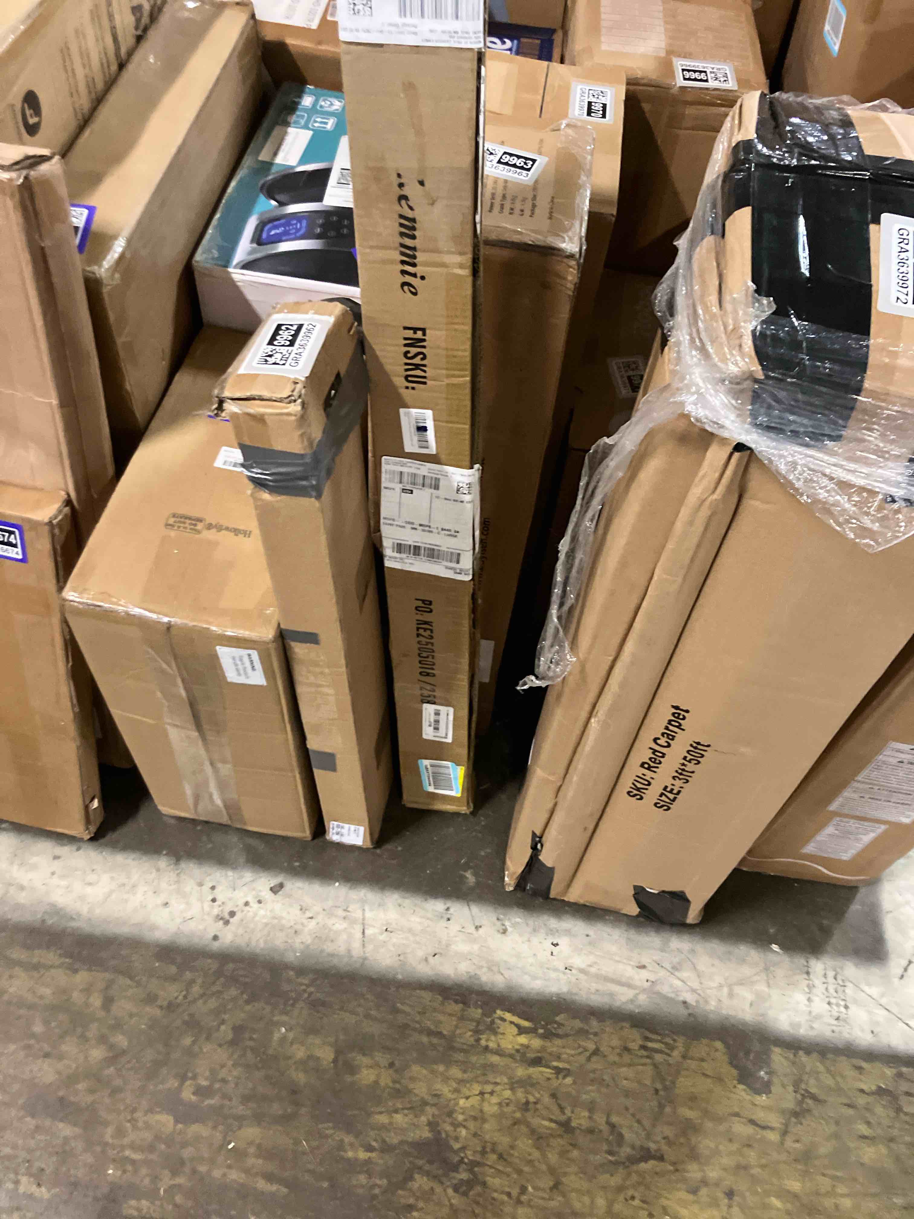 Condition photo showing New/Like New for Decorative Curtain Rod with Leaf Finials, 1Inch Diameter 48-84 Inch Adjustable Length Single Drapery Window Rods Telescoping Structure, Warm Gold Warm Gold 48-84"