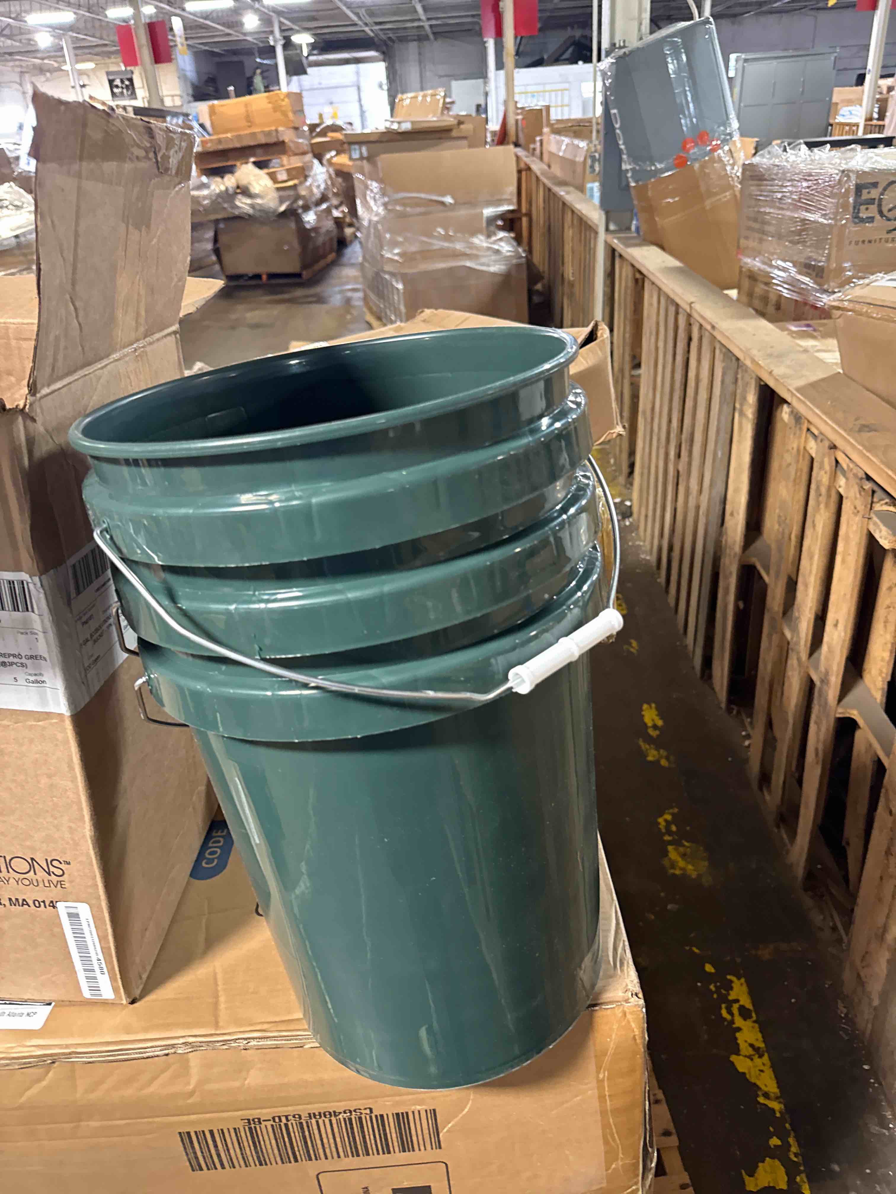 Condition photo showing Good Condition for united solution ecosense 5 gallon bucket, heavy duty, comfortable handle, perfect for on the job, home projects, or cleaning; made from 90% recycled materials.100% recyclable (pack of 3) eco green