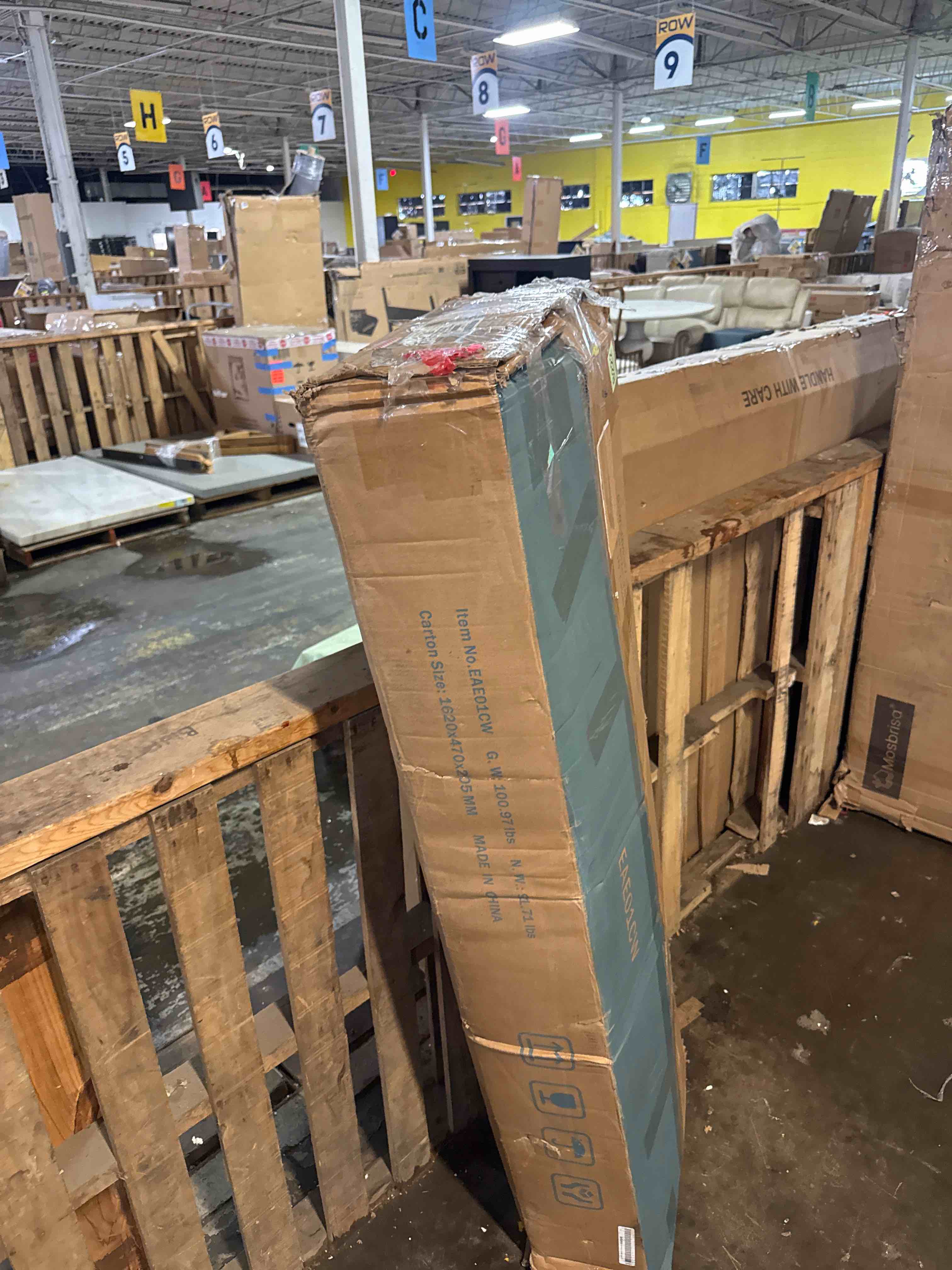 Condition photo showing New/Like New for oval dining table for 4, modern farmhouse kitchen table for 6, rustic large dinner table for dining reception room