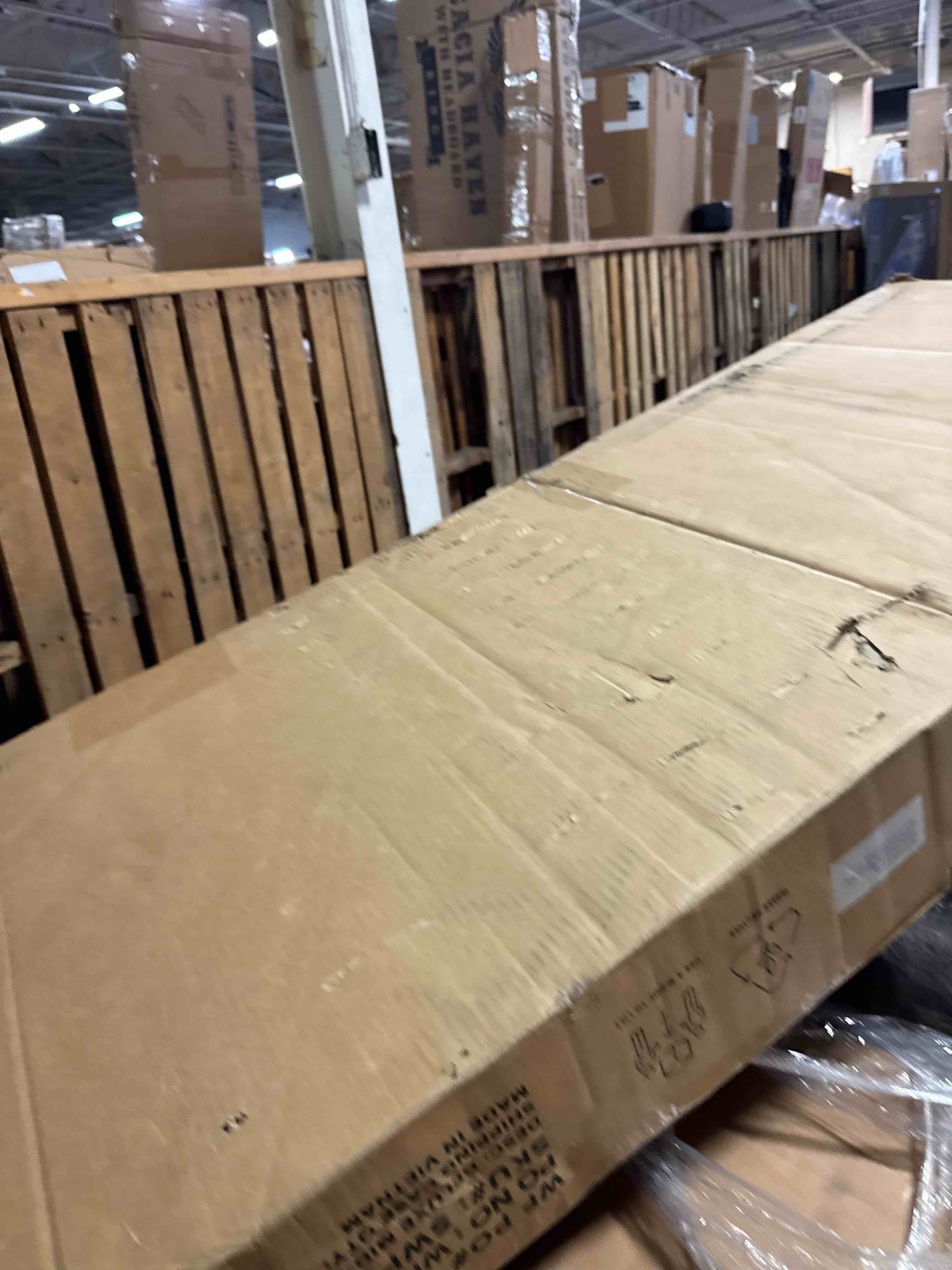 Condition photo showing New/Like New for zinus wen wood platform bed frame/solid wood foundation/wood slat support/no box spring needed/easy assembly, full cherry full solid wood