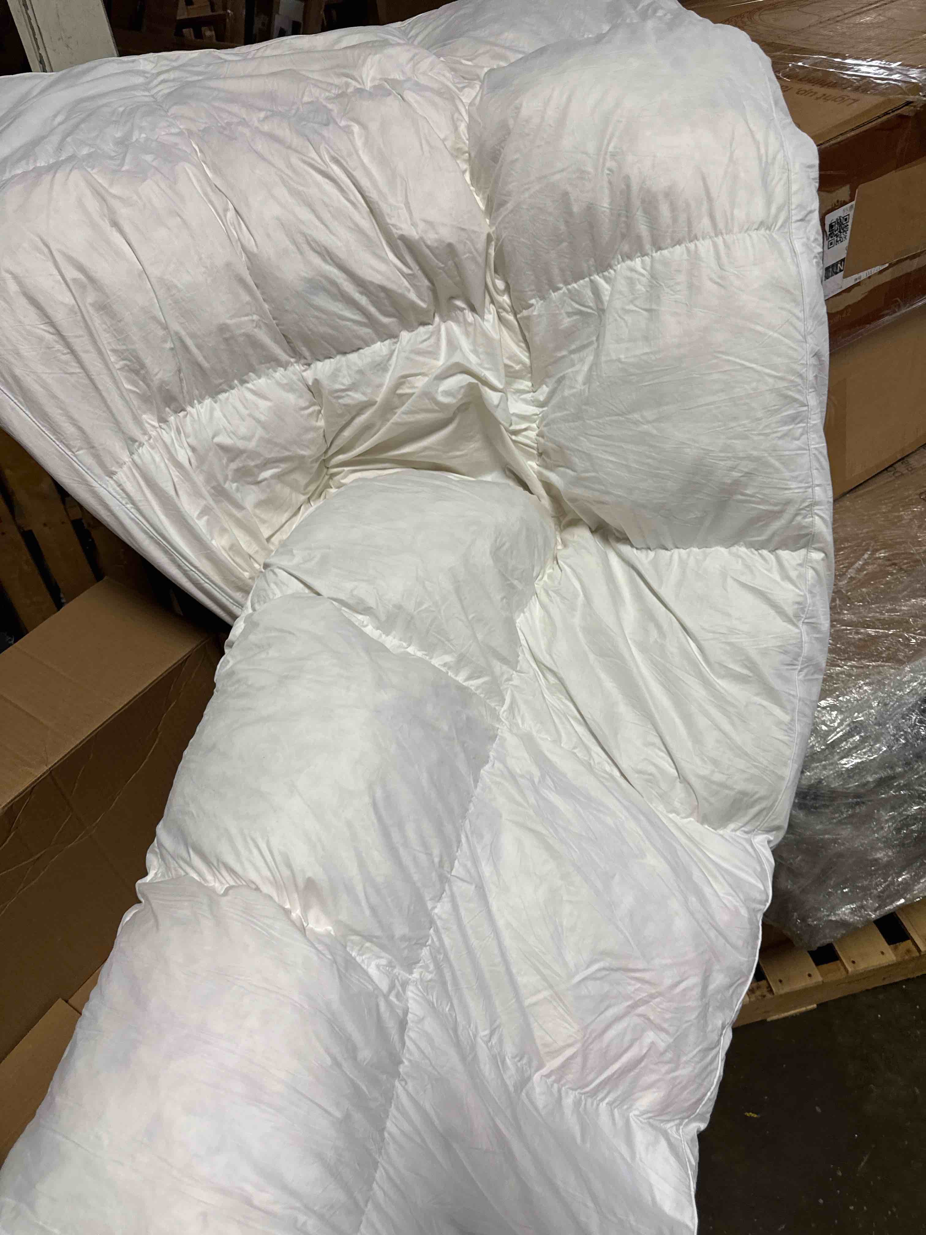 Condition photo showing Good Condition for whatsbedding feather down fiber white comforter, all season luxury bed comforter,ultra soft 100% cotton duvet insert, full size 82"x86" white full