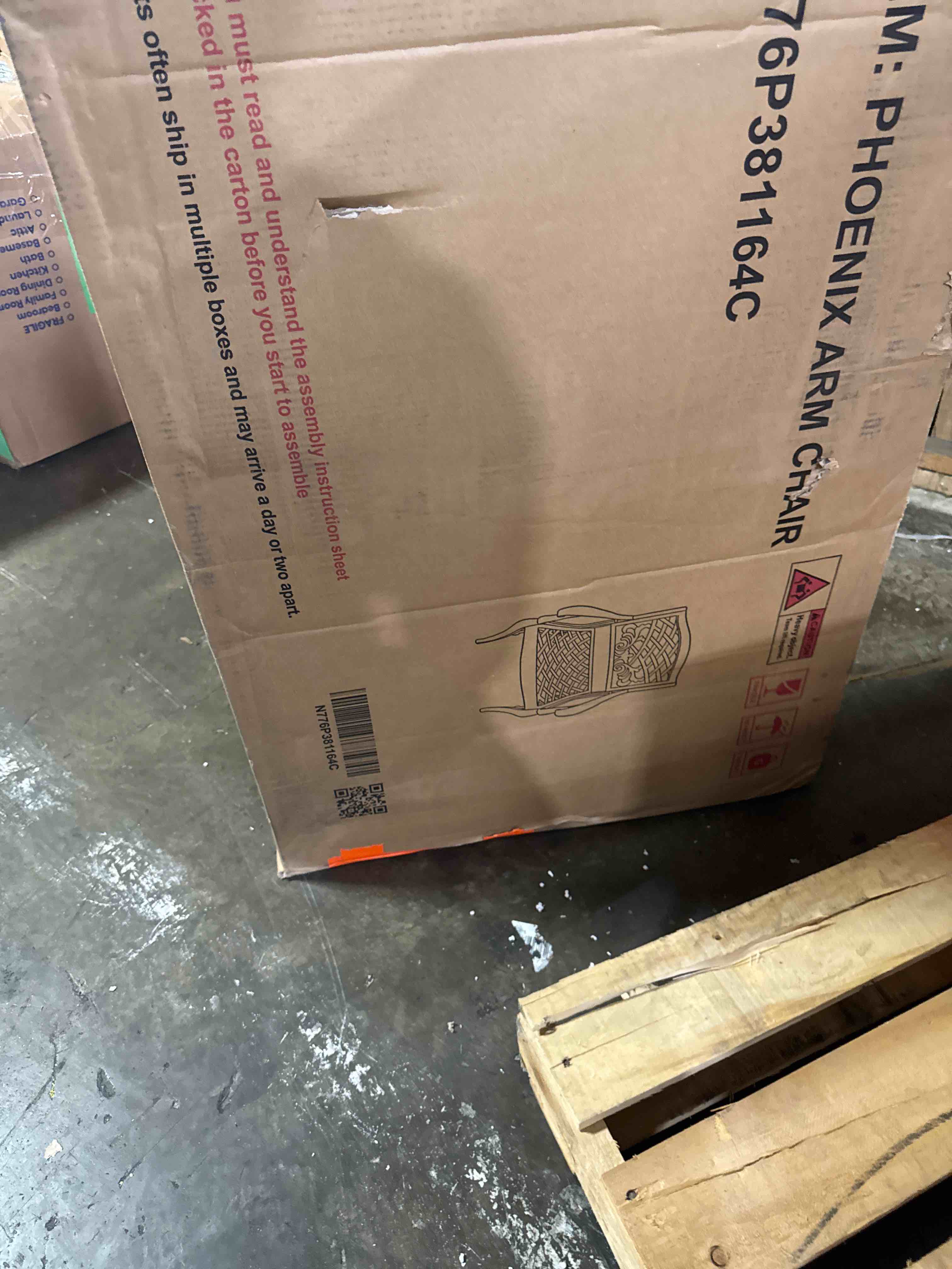 Condition photo showing New/Like New for phoenix arm chair
