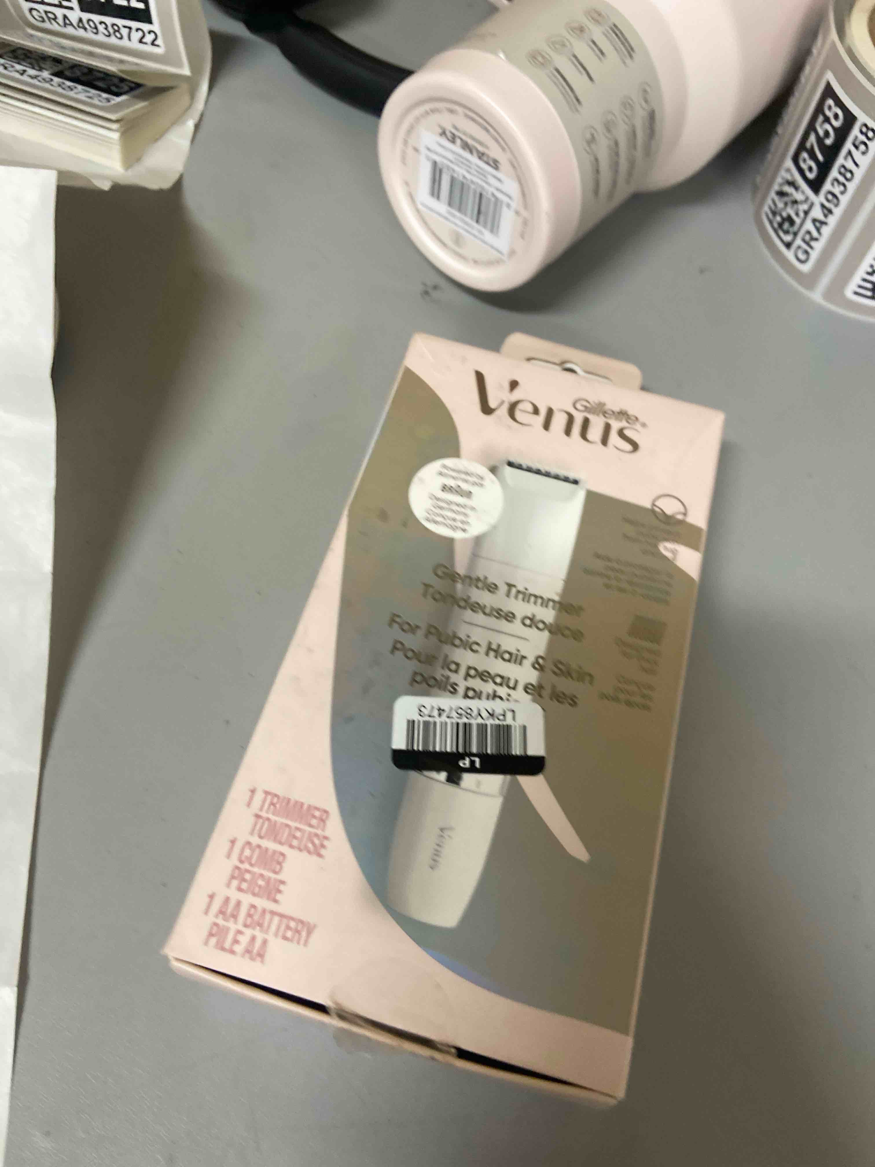 Condition photo showing Good Condition for gillette venus intimate grooming womens electric razor, bikini trimmer for pubic hair and skin, trimmer for women, includes 1 womens razor, pubic hair removal for women, 1 comb, 1 aa battery