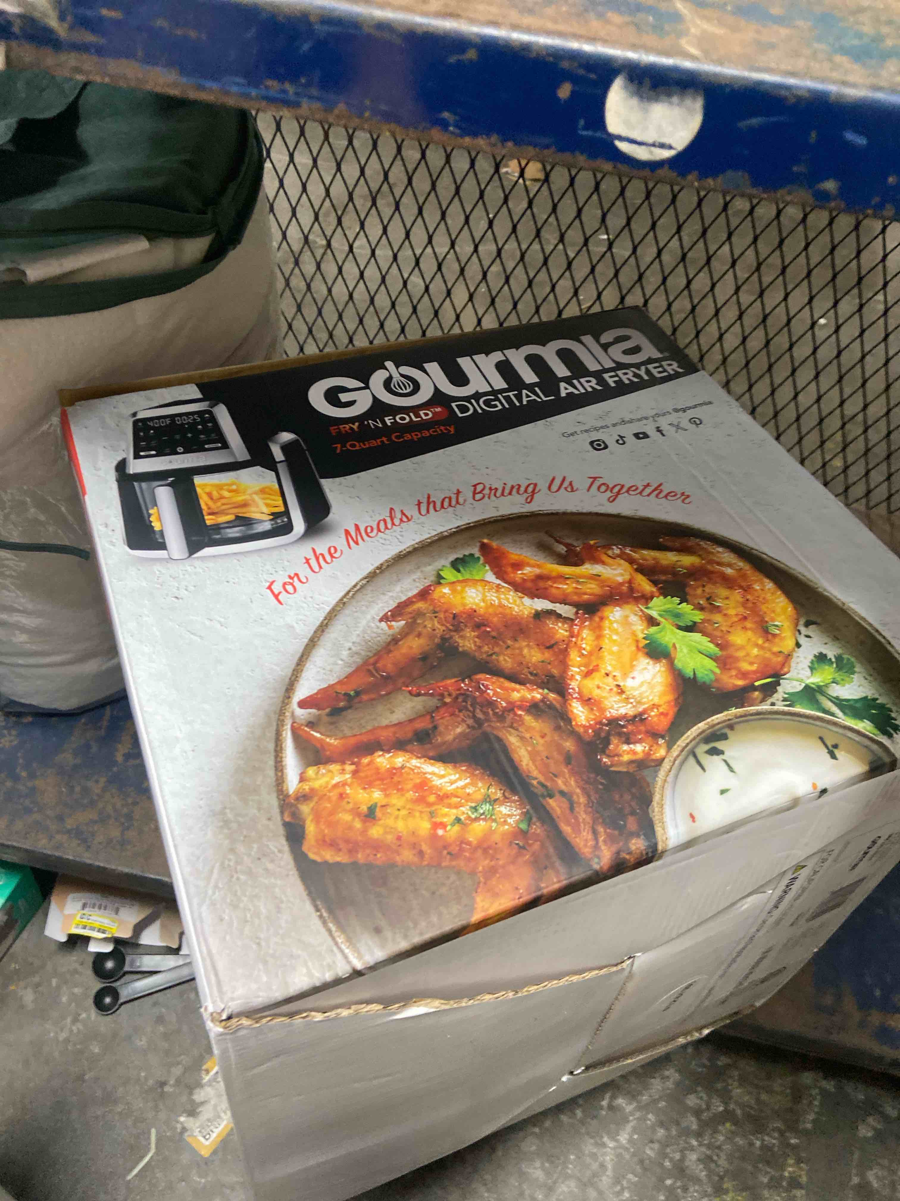 Condition photo showing New/Like New for gourmia 7-qt. fry ‘n fold digital air fryer with 10 presets & guided cooking - black