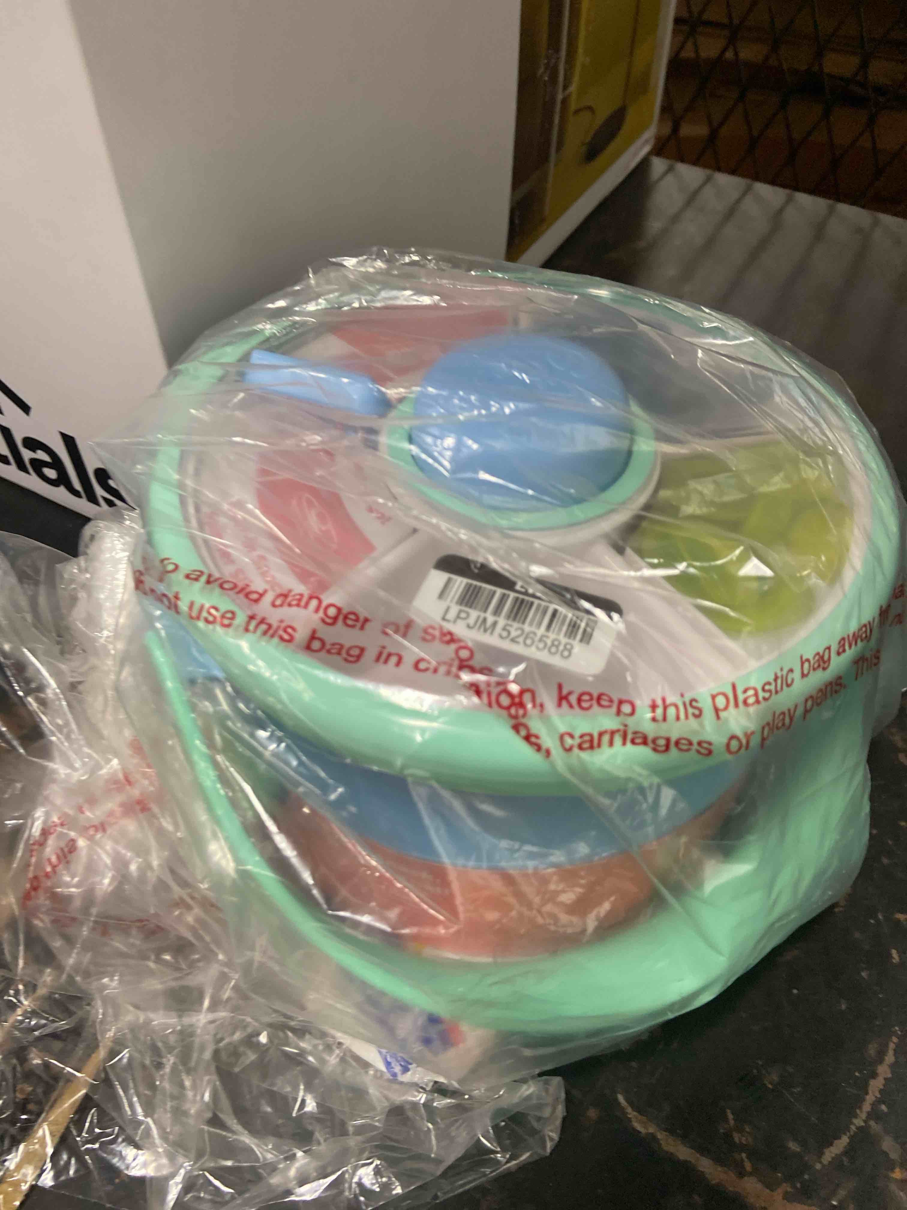 Condition photo showing New/Like New for gobe kids' on-the-go lunch stack - twinberry
