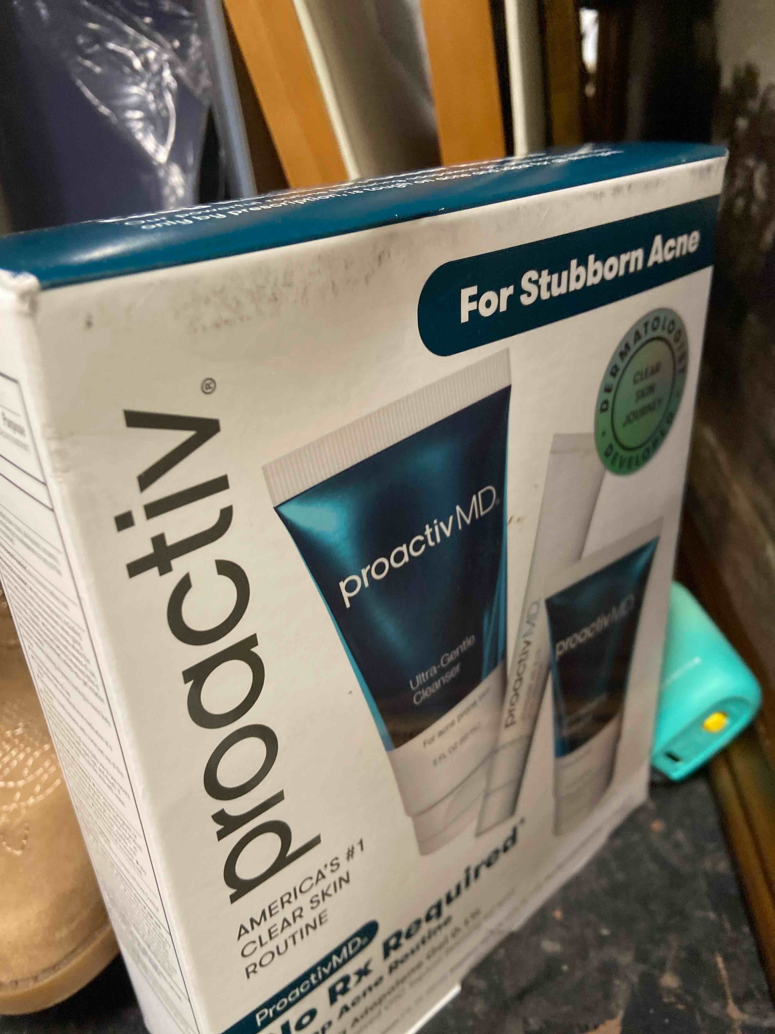 Condition photo showing New/Like New for proactiv md 30 day acne treatment kit - 3pc: pore cleansing, oil control, contains green tea, hyaluronic acid