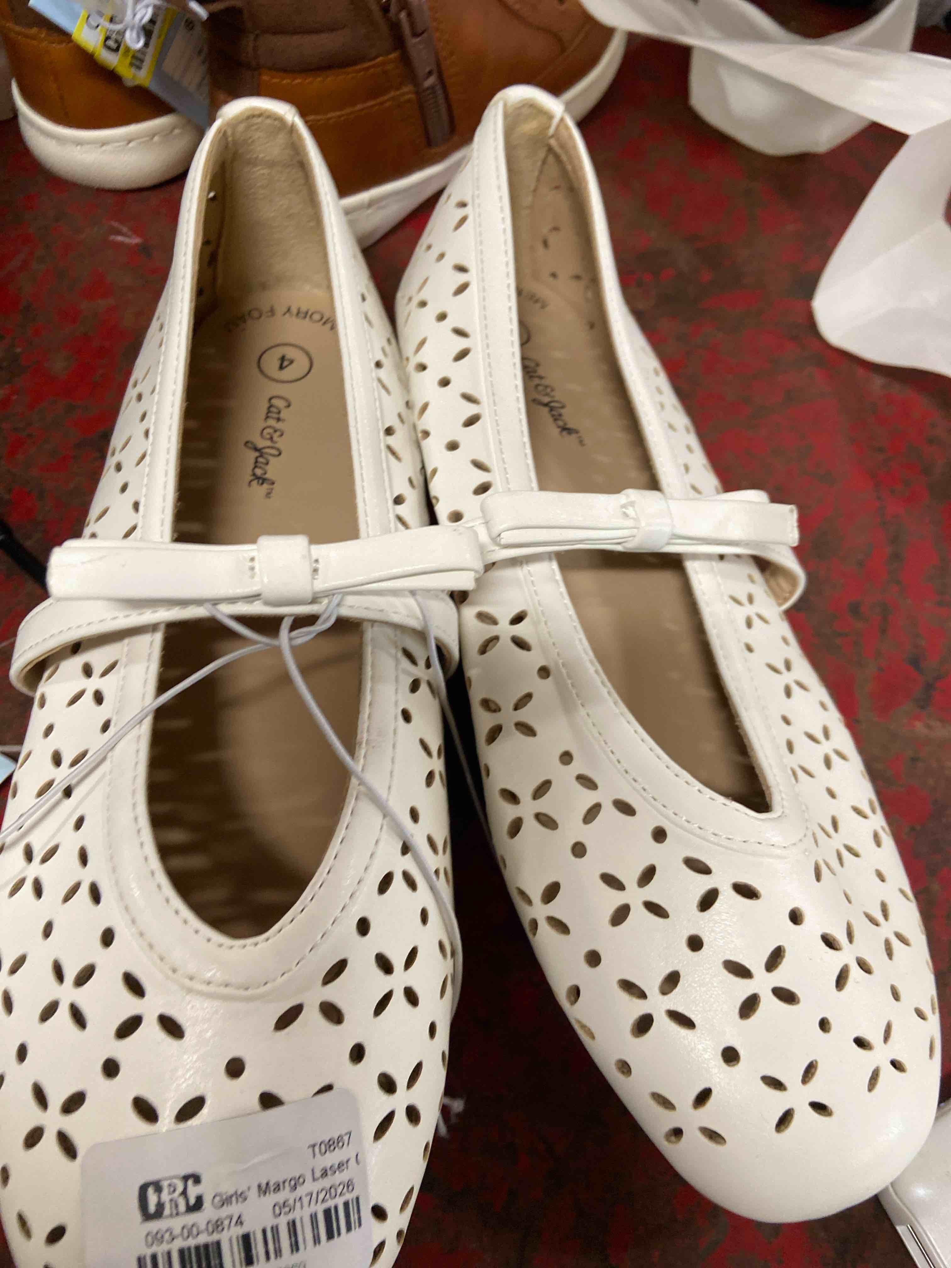 Condition photo showing New/Like New for girls' margo laser cut ballet - cat & jack™ white 4