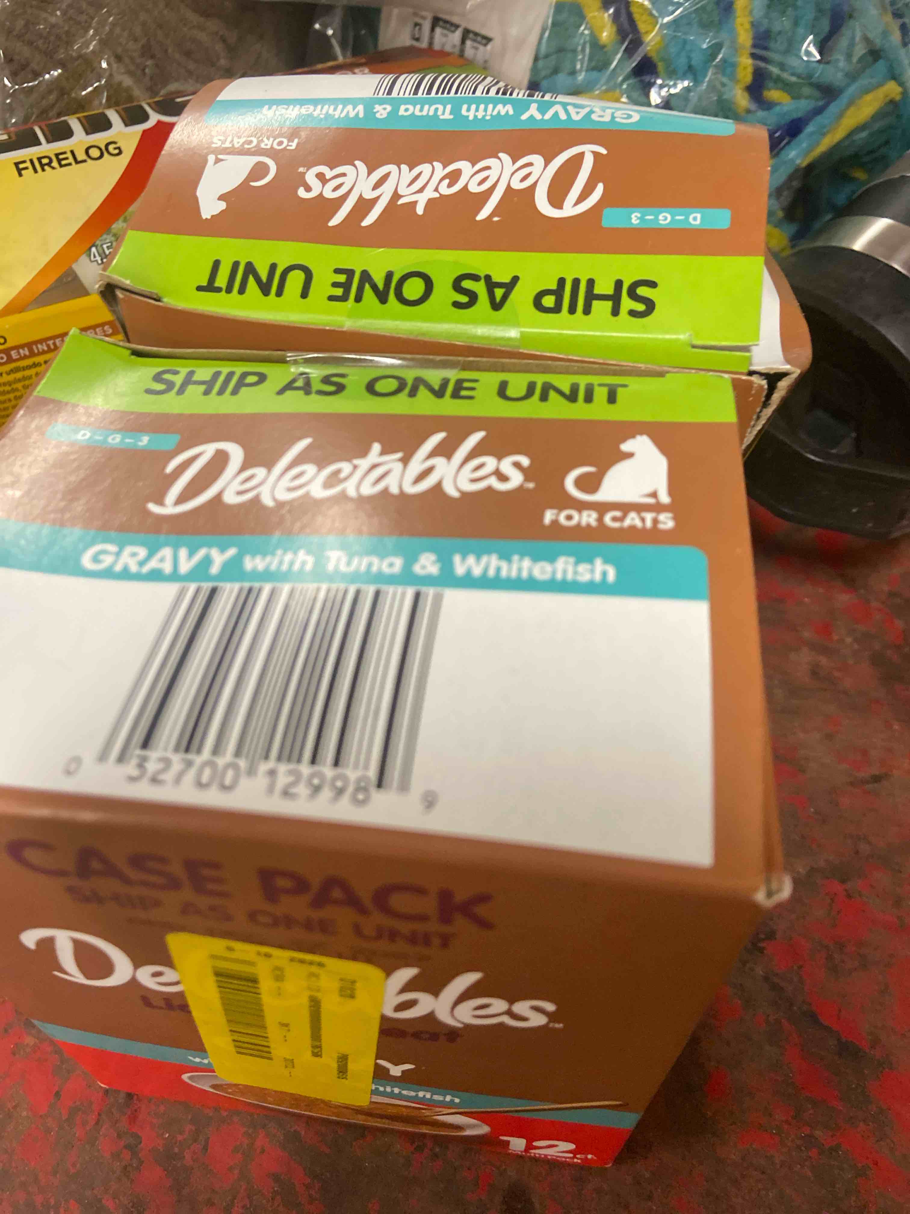 Condition photo showing New/Like New for hartz delectables non-seafood gravy lickable wet cat treats, chicken, 1.4oz, single