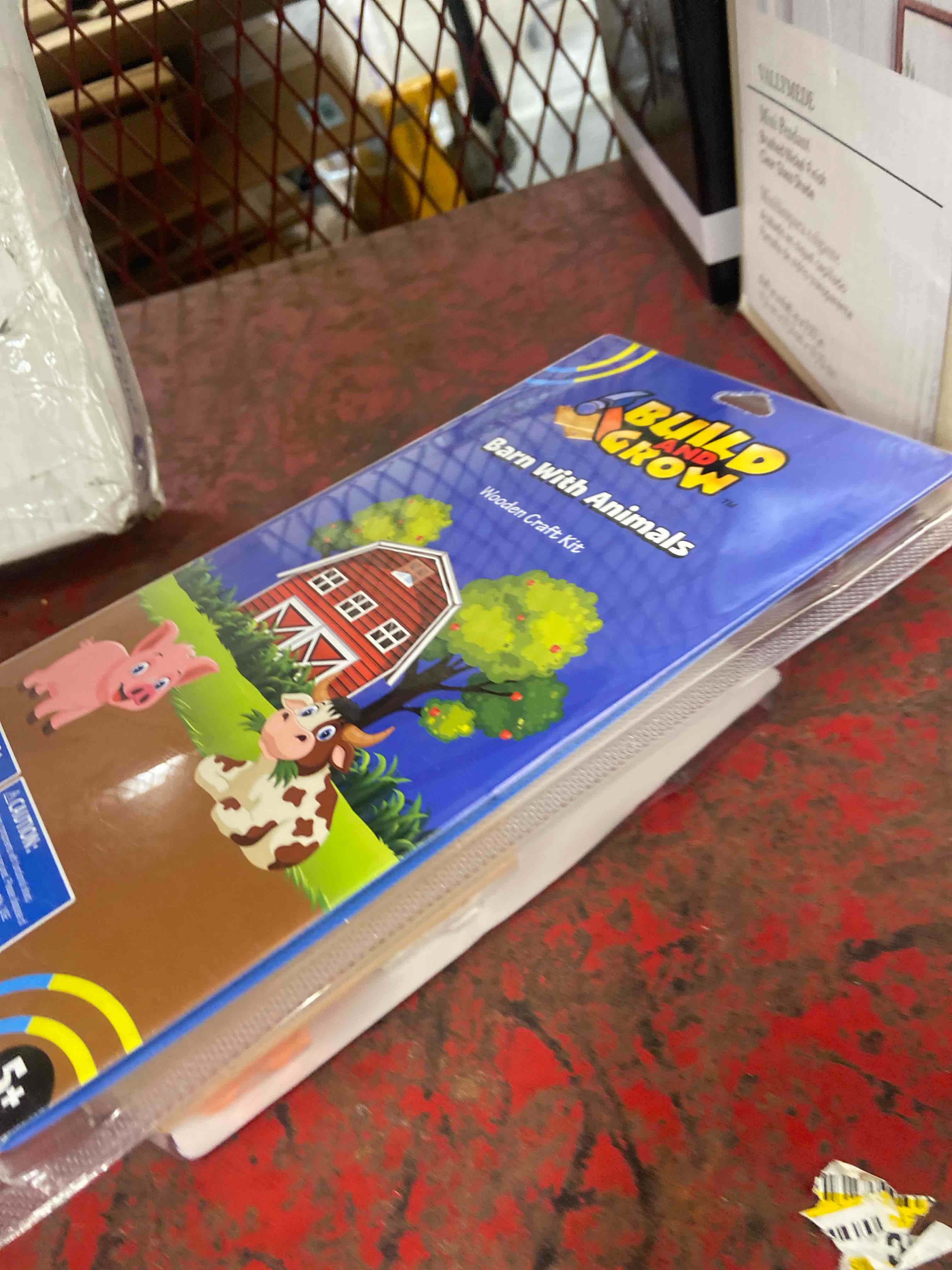 Condition photo showing New/Like New for build and grow kid's barn with animals project kit