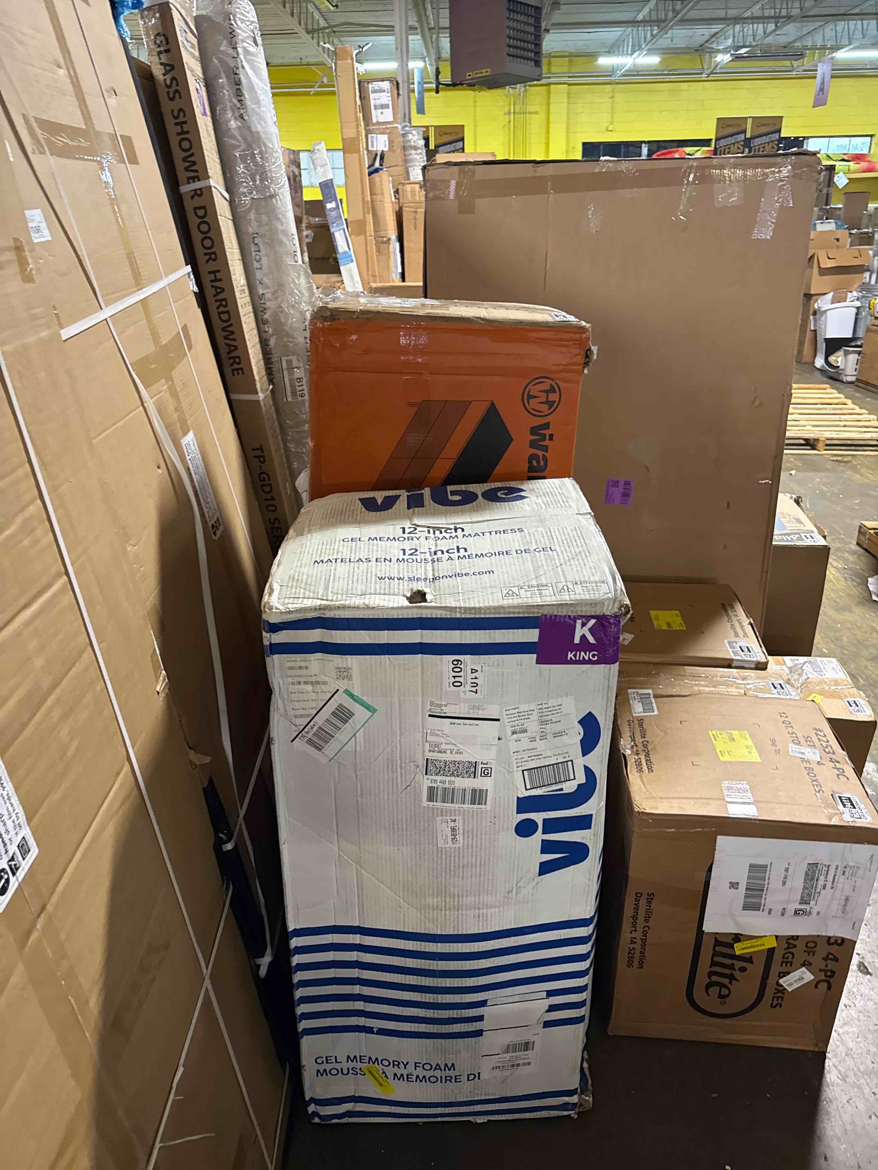 Condition photo showing New/Like New for vibe quilted hybrid mattress, 12-inch innerspring and pillow top gel memory foam mattress, fiberglass free, certipur-us certified bed in a box, king, white king 12 inch hybrid