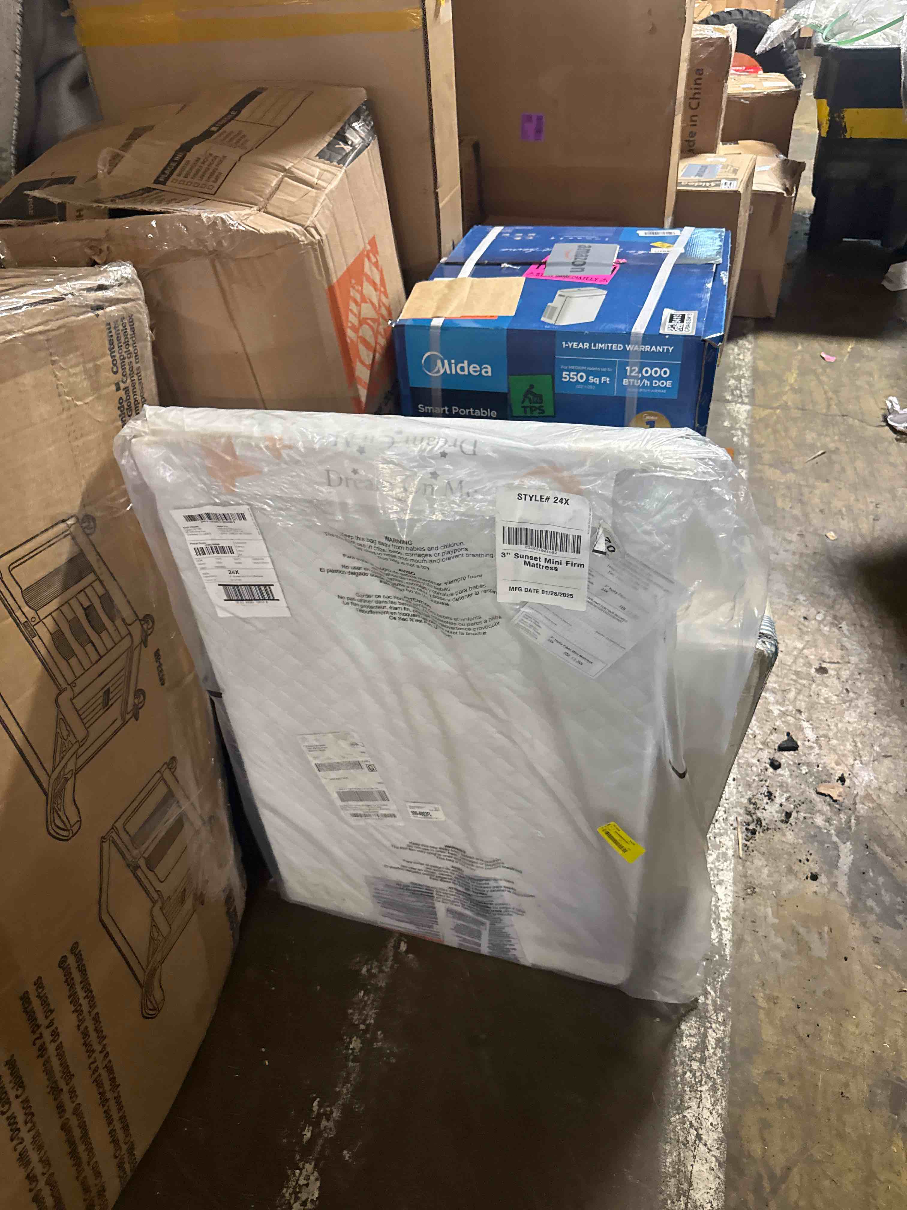 Condition photo showing New/Like New for dream on me luna haven 2" cradle mattress – lightweight firm polyester fiber core, waterproof & easy-clean, stain & odor resistant, greenguard gold and bsa certified (36" l x 18" w x 2" h)