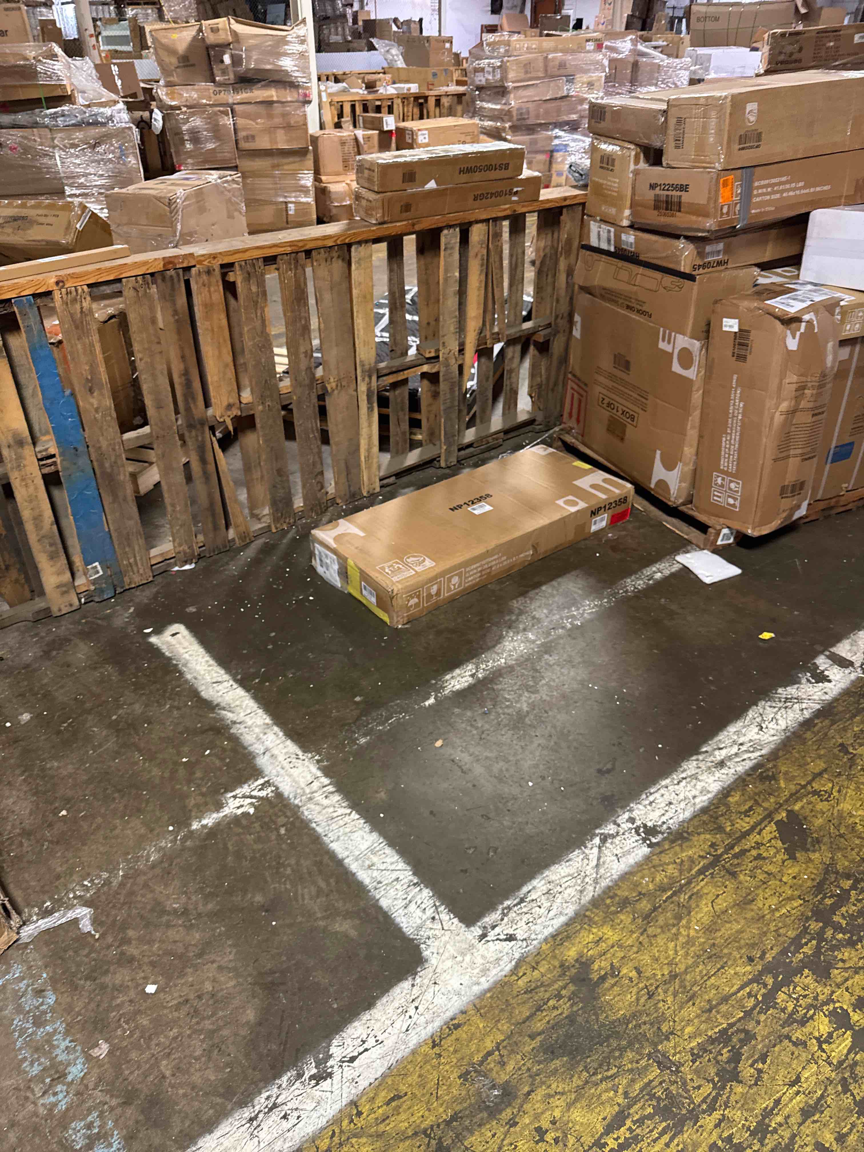 Condition photo showing New/Like New for costway 46 gallon deck storage acacia wood organization cushions tools