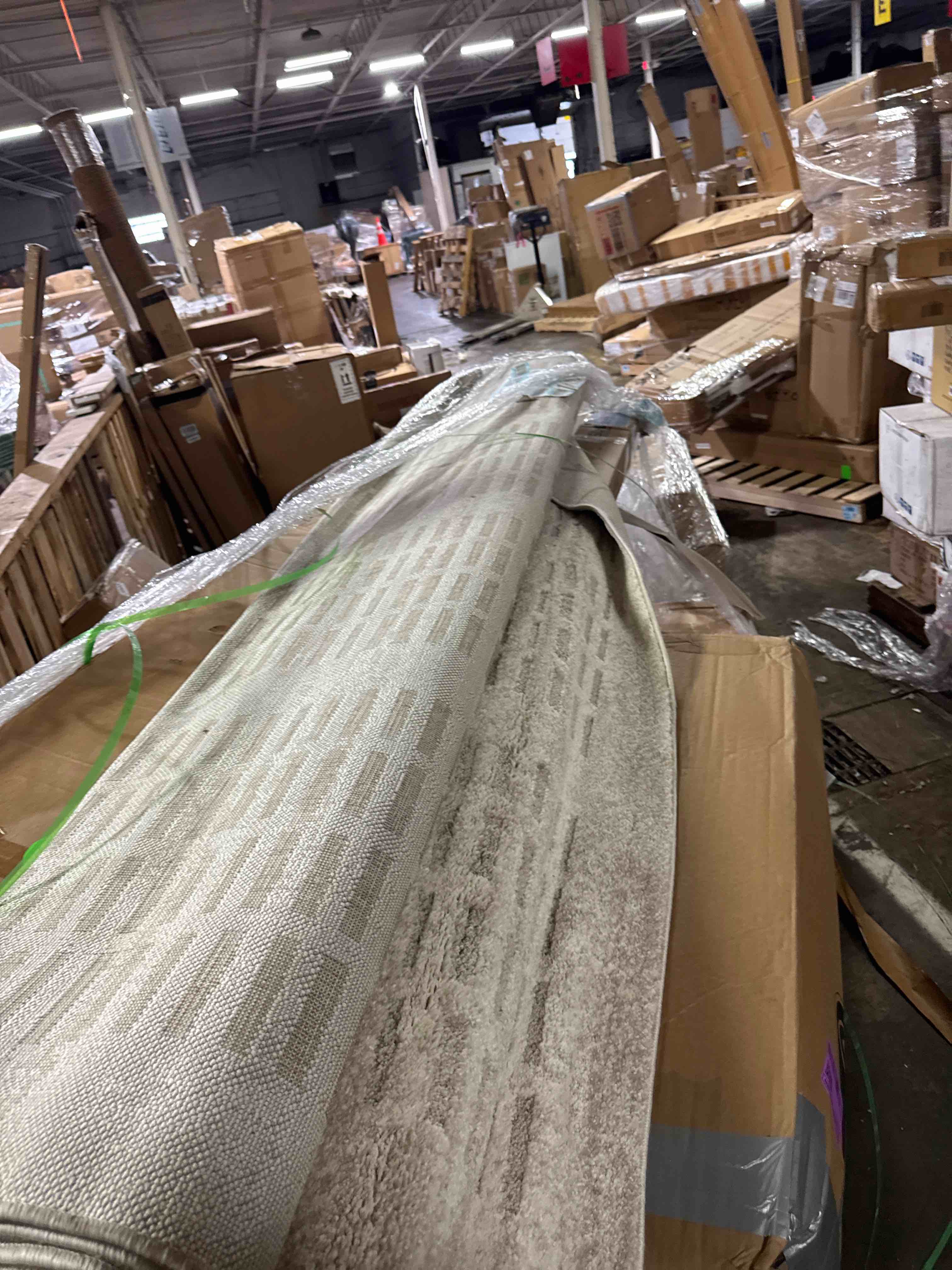 Condition photo showing Good Condition for loloi amber lewis monty collection mot-03 ivory/beige 6'-7" x 9'-3", .50" pile height, area rug