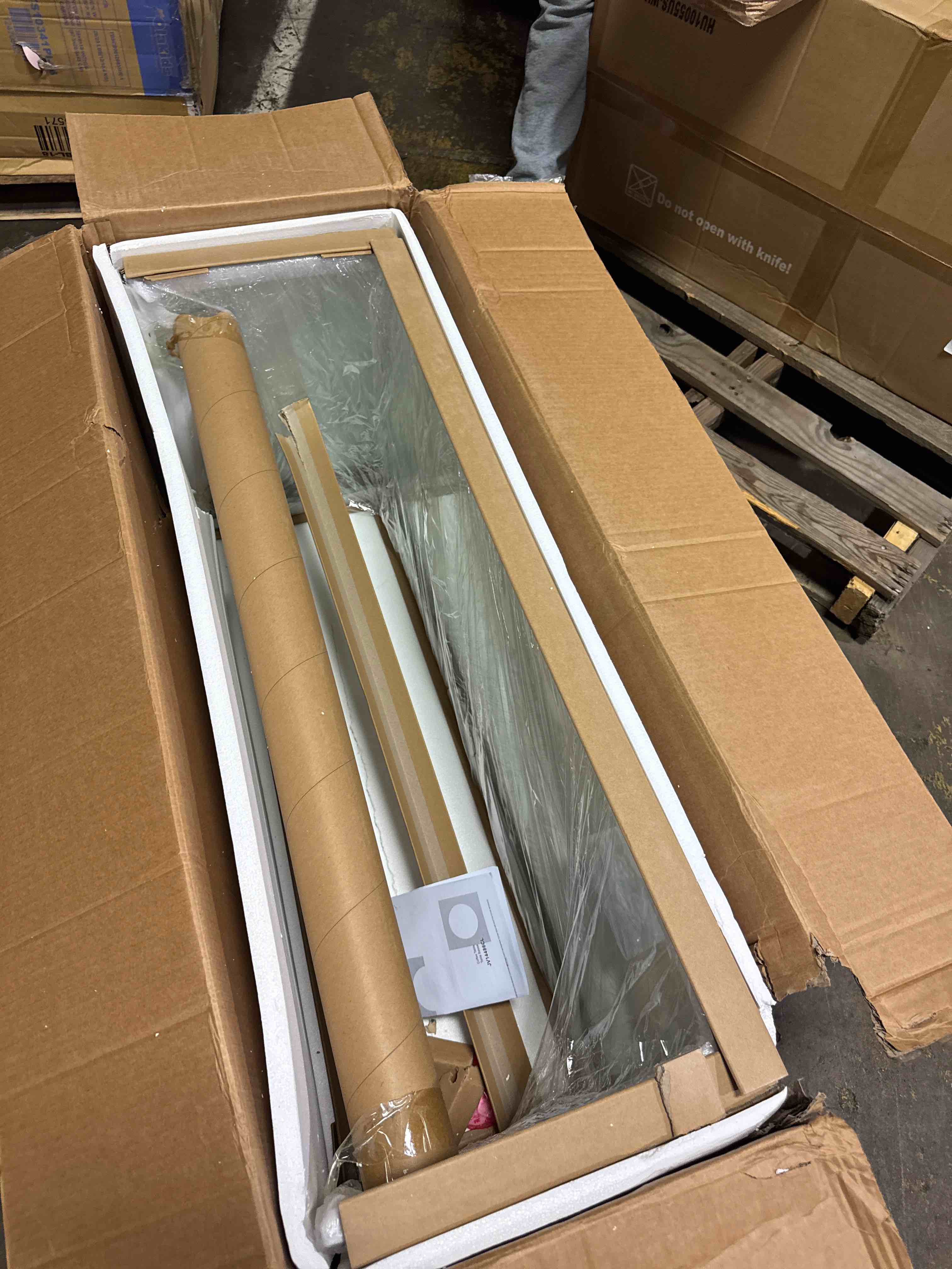 Condition photo showing New/Like New for premium tempered glass coffee table,clear coffee table, small modern coffee table for living room,match well with rug (39.4x19.7x13.8)(similar)