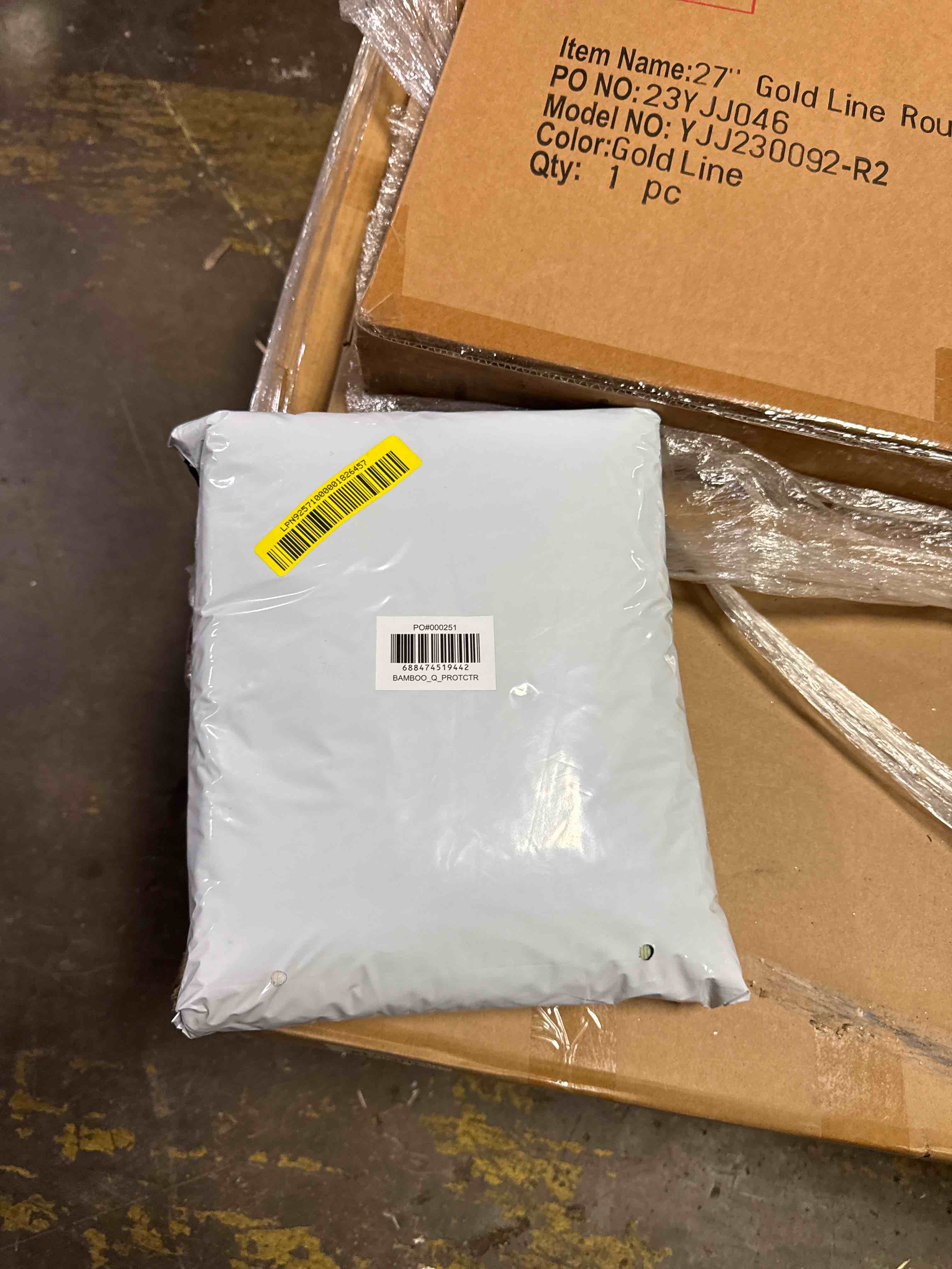 Condition photo showing New/Like New for lux decor bed sheet set - brushed microfiber 1800 bedding - wrinkle, fade, stain resistant - hypoallergenic, kandall, 6 pcs