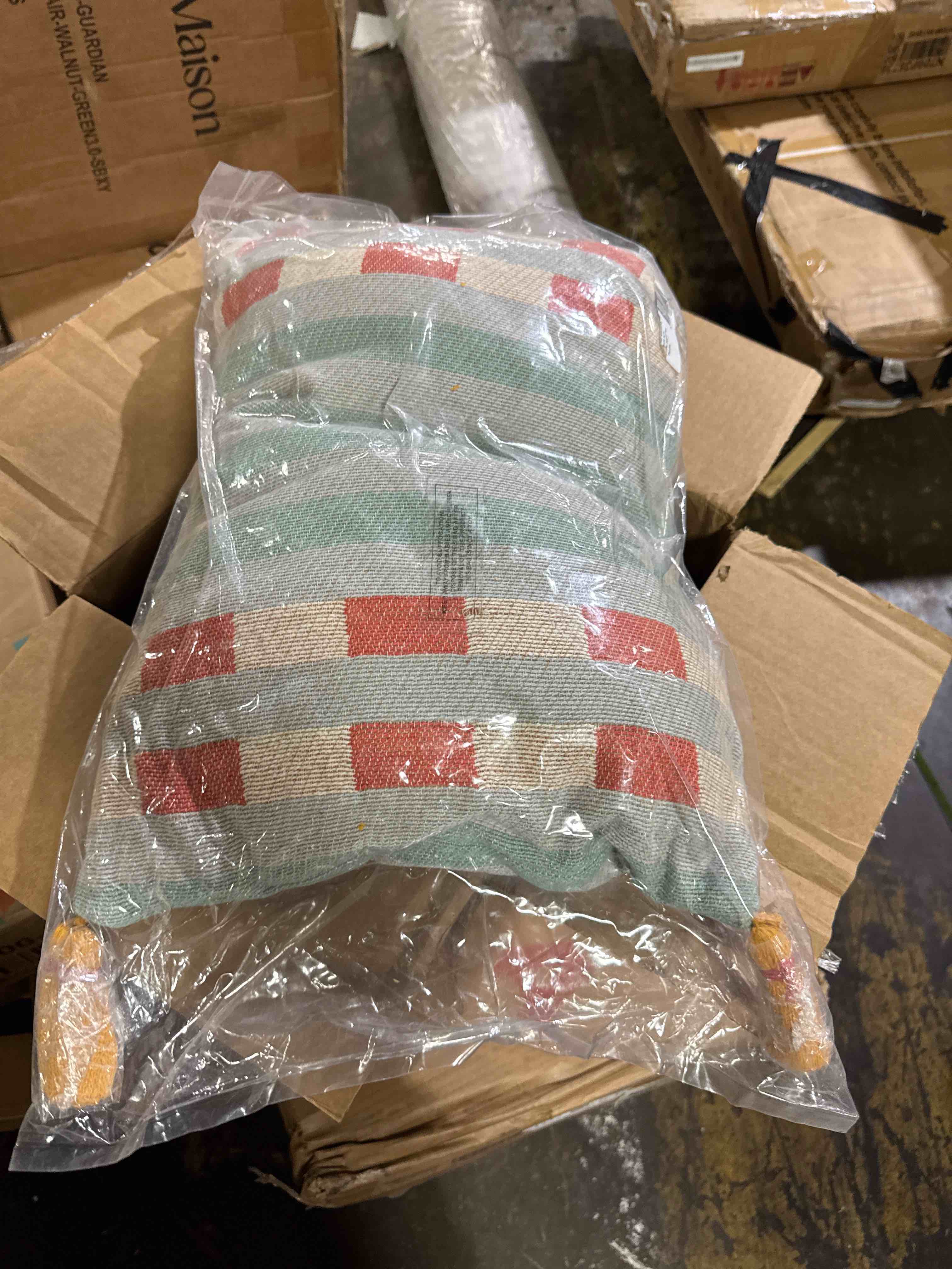 Condition photo showing New/Like New for gingham soft & cozy plush pillowcase for hair and skin body 21 x 54 inches with zipper closure( similar see pics)
