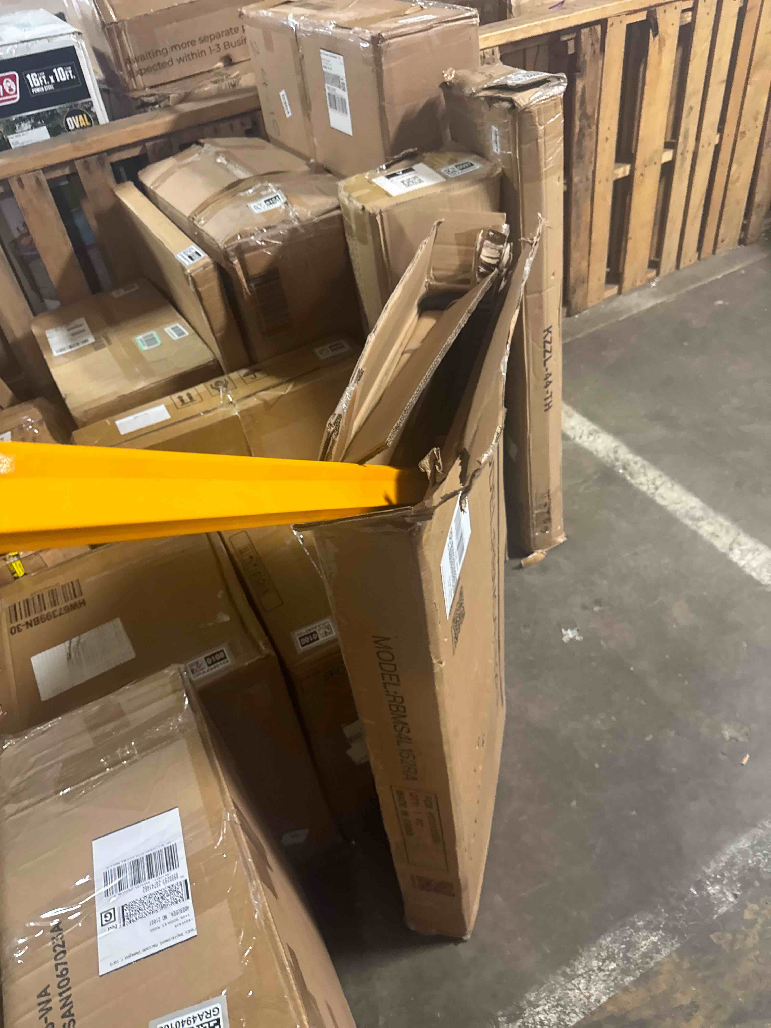 Condition photo showing New/Like New for 3000lbs heavy duty storage shelves,adjustable metal garage shelving units, industrial shelving for warehouse & commercial storage (black, w67*d21.7*h65)( similar )