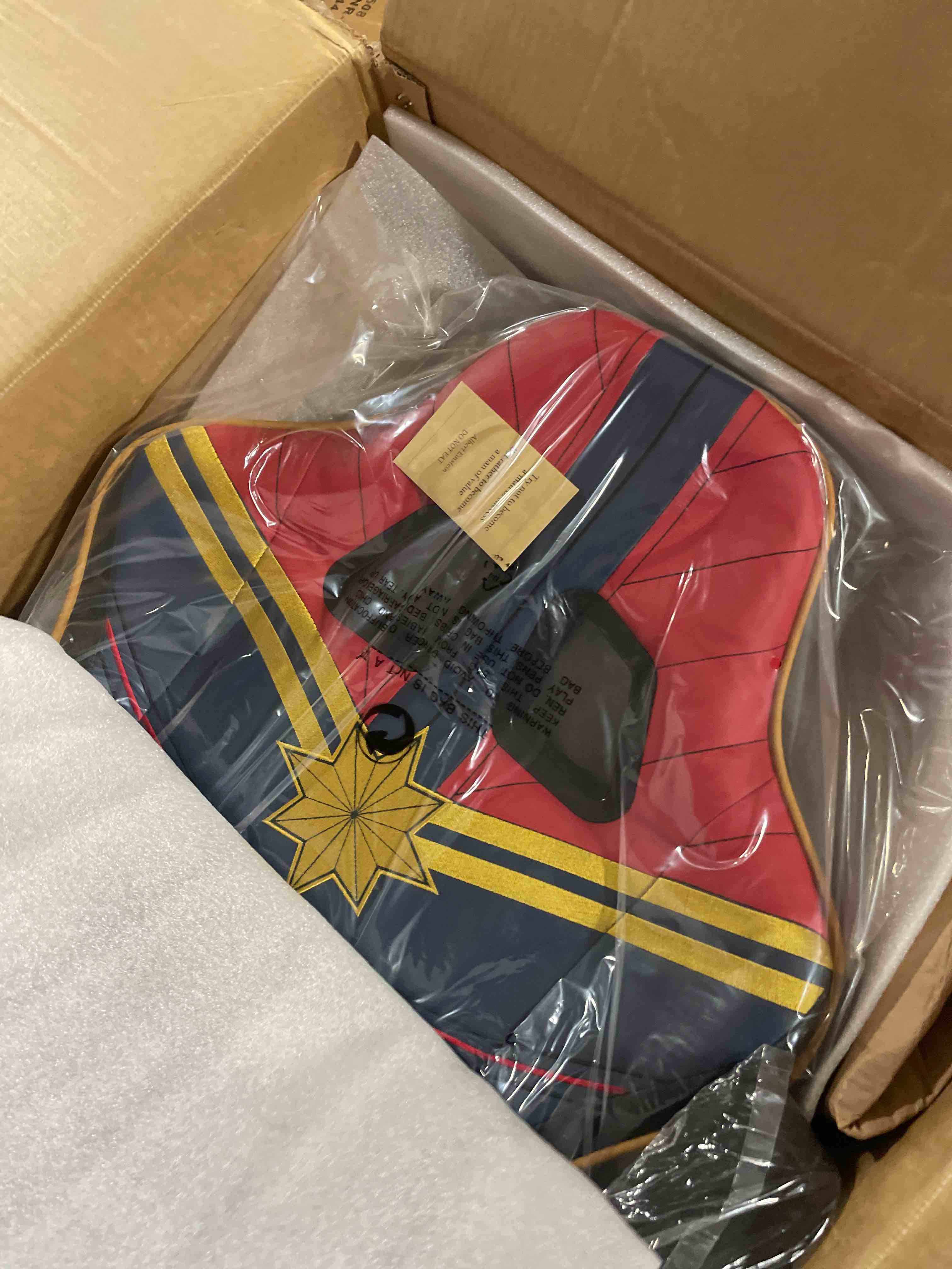Condition photo showing New/Like New for neo avengers captain marvel gaming chair