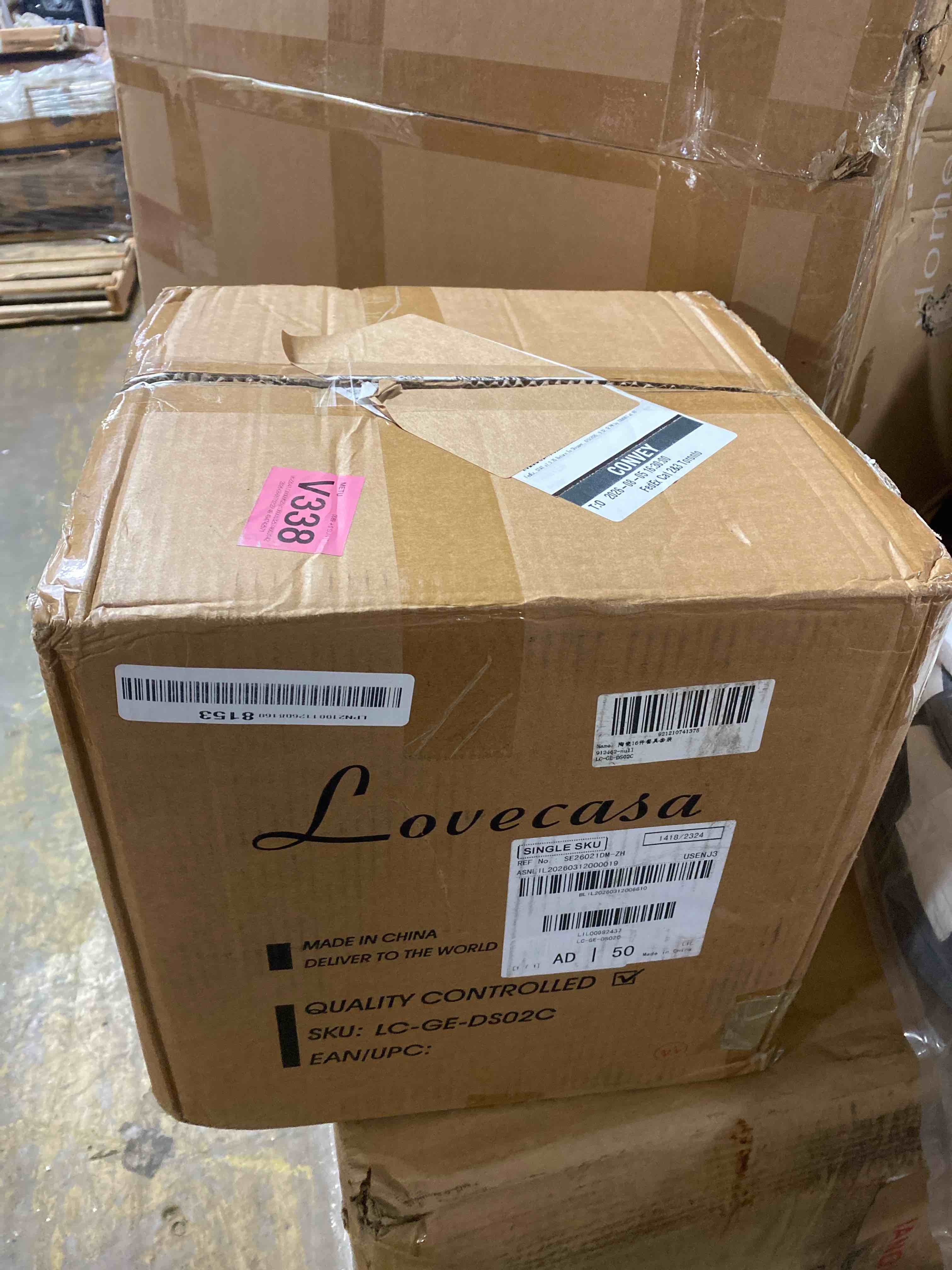 Condition photo showing New/Like New for lovecasa 16 pieces plates and bowls sets, porcelain black and gold dinnerware sets, round dinner plates dishes set service for 4, dishwasher safe and scratch resistant, black black and gold 16 piece (service for 4)