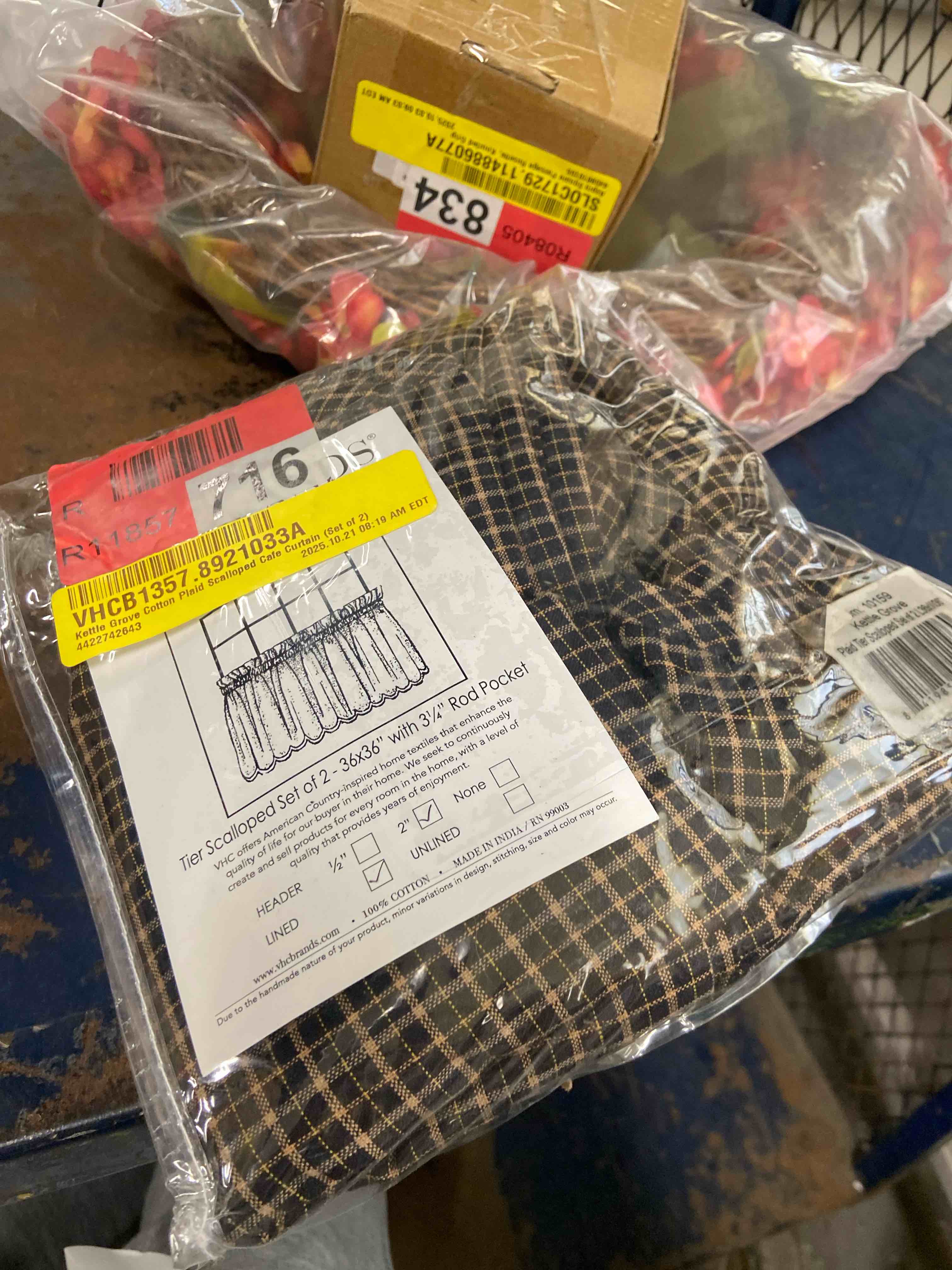 Condition photo showing New/Like New for vhc brands kettle grove plaid l36xw36 tier scalloped set of 2 black