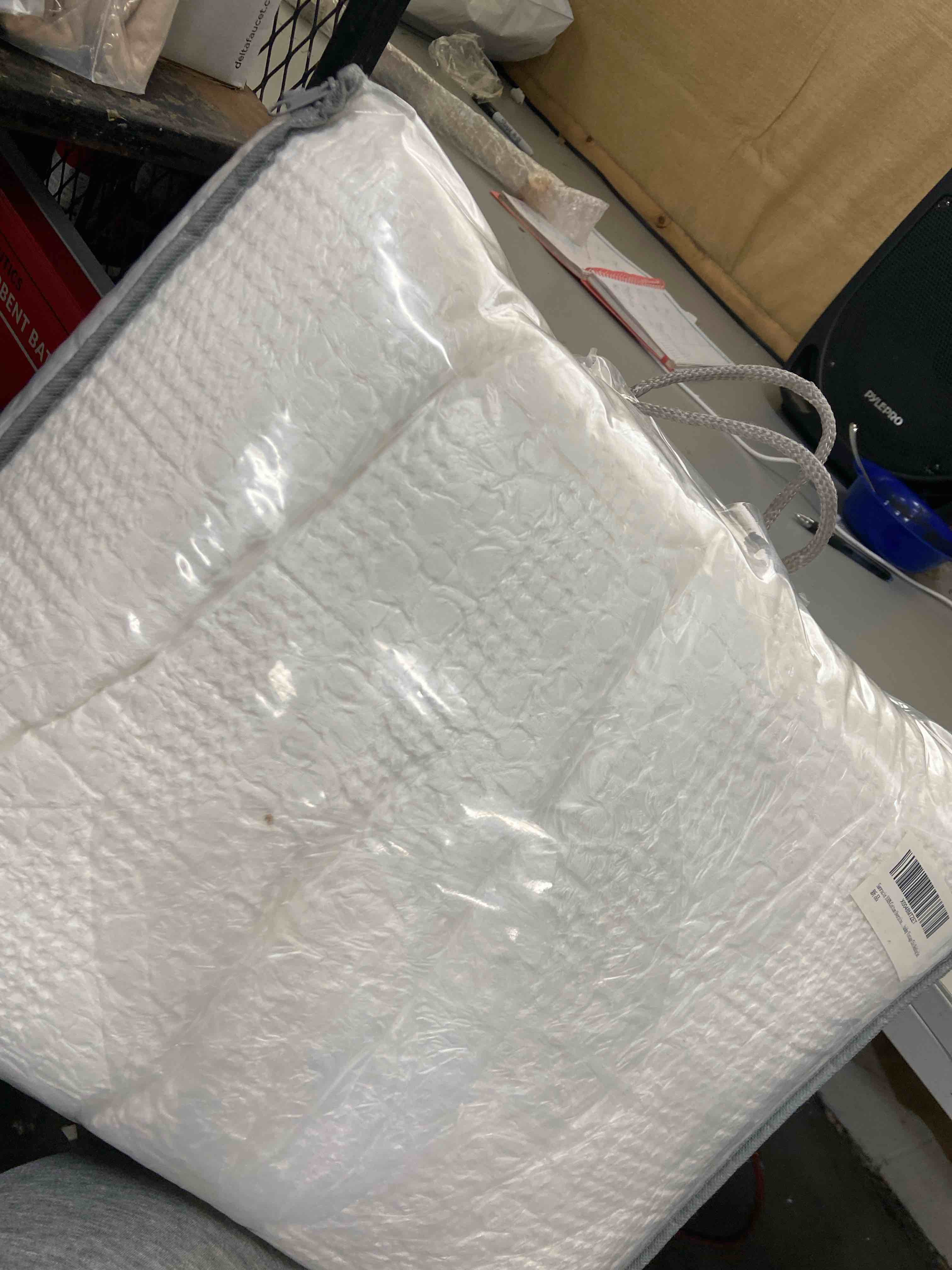 https://s3.amazonaws.com/lotting-images-prod/phillipi/GRA4942971_1779826962108.jpeg