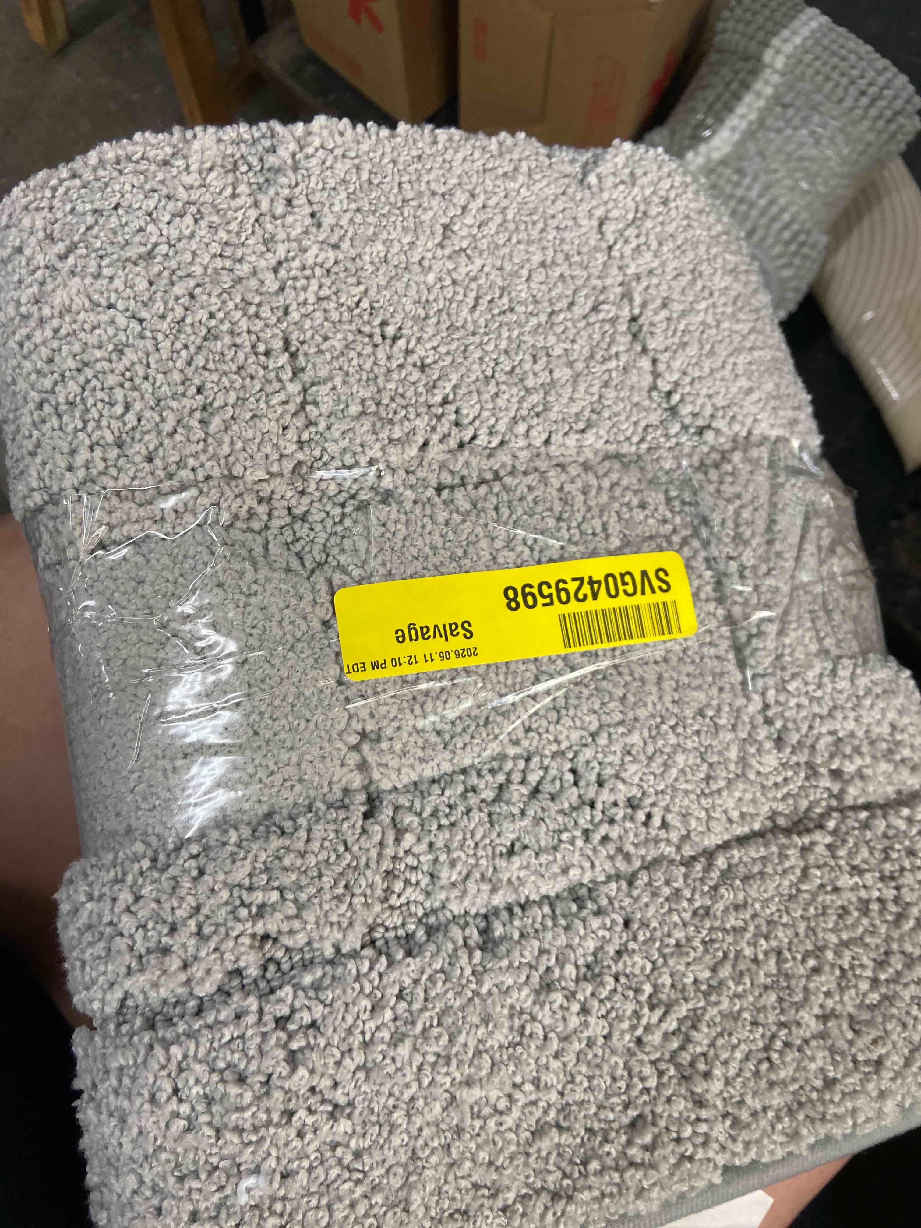 Condition photo showing New/Like New for color&geometry light gray checkered bath mat 24x36, fluffy absorbent microfiber non-slip bathroom rug, soft plush shower mat for tub, shower machine washable bath rug for bathroom floor